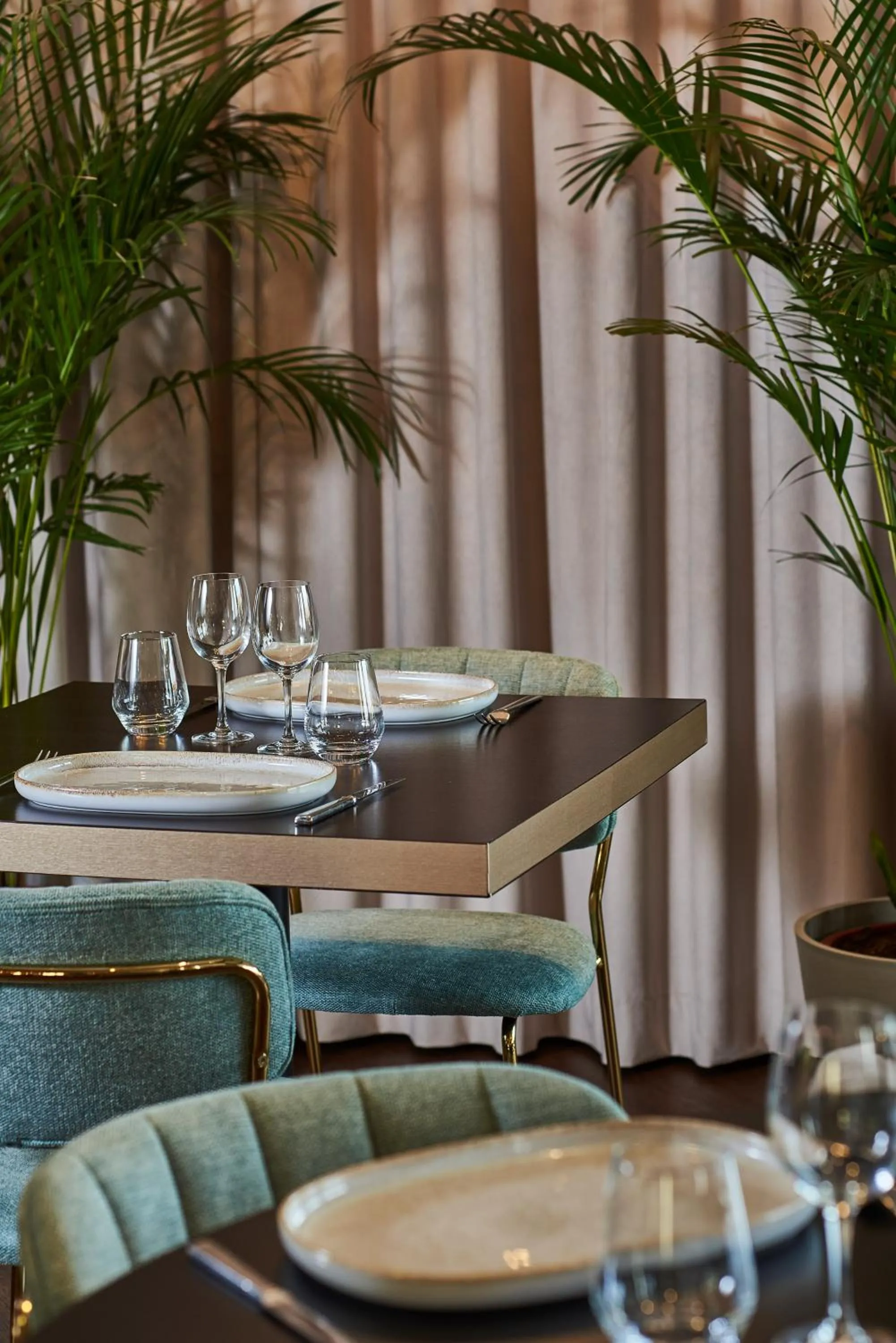 Restaurant/places to eat in Hotel Gatsby by HappyCulture