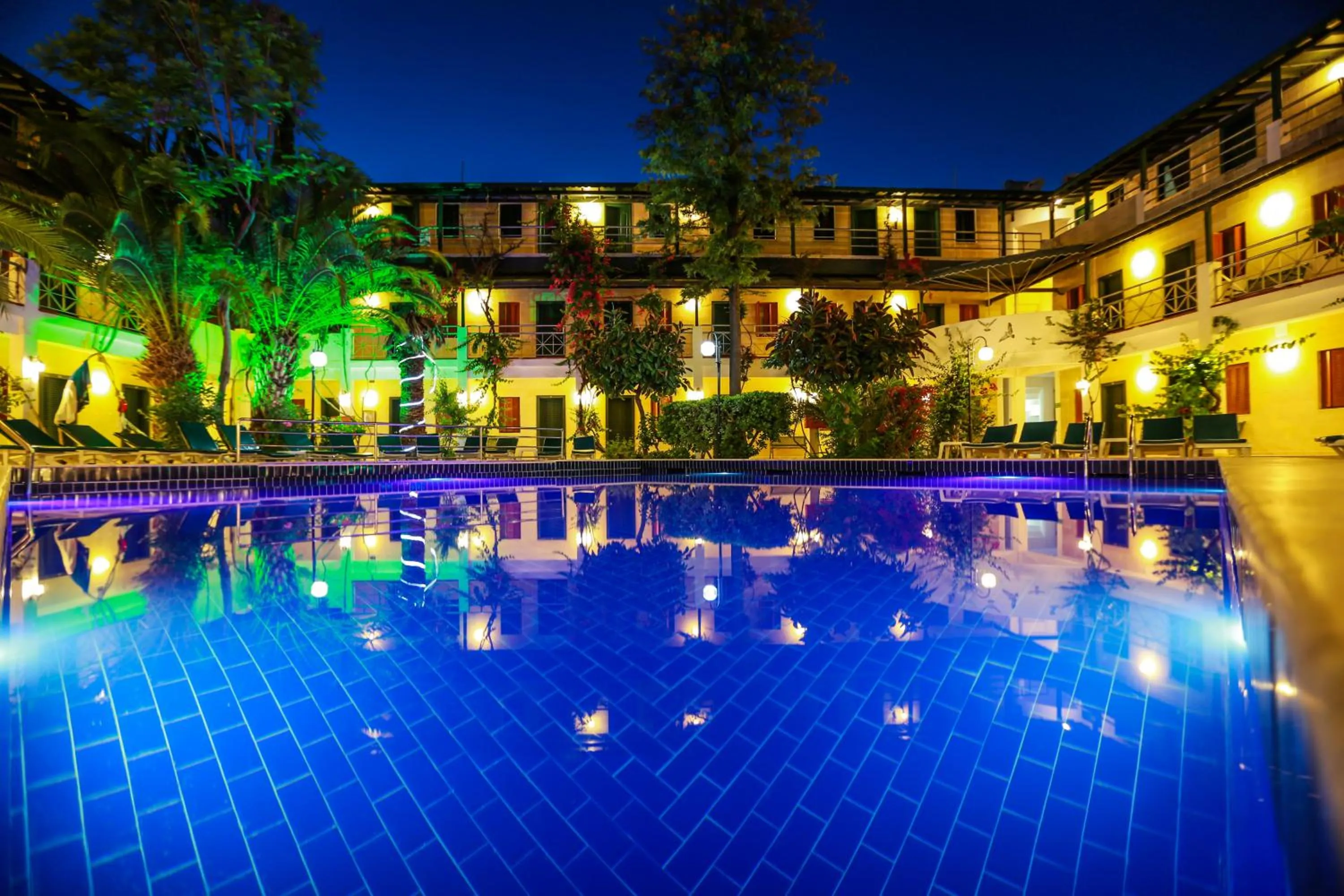 Swimming Pool in Hotel Bleu Nuit