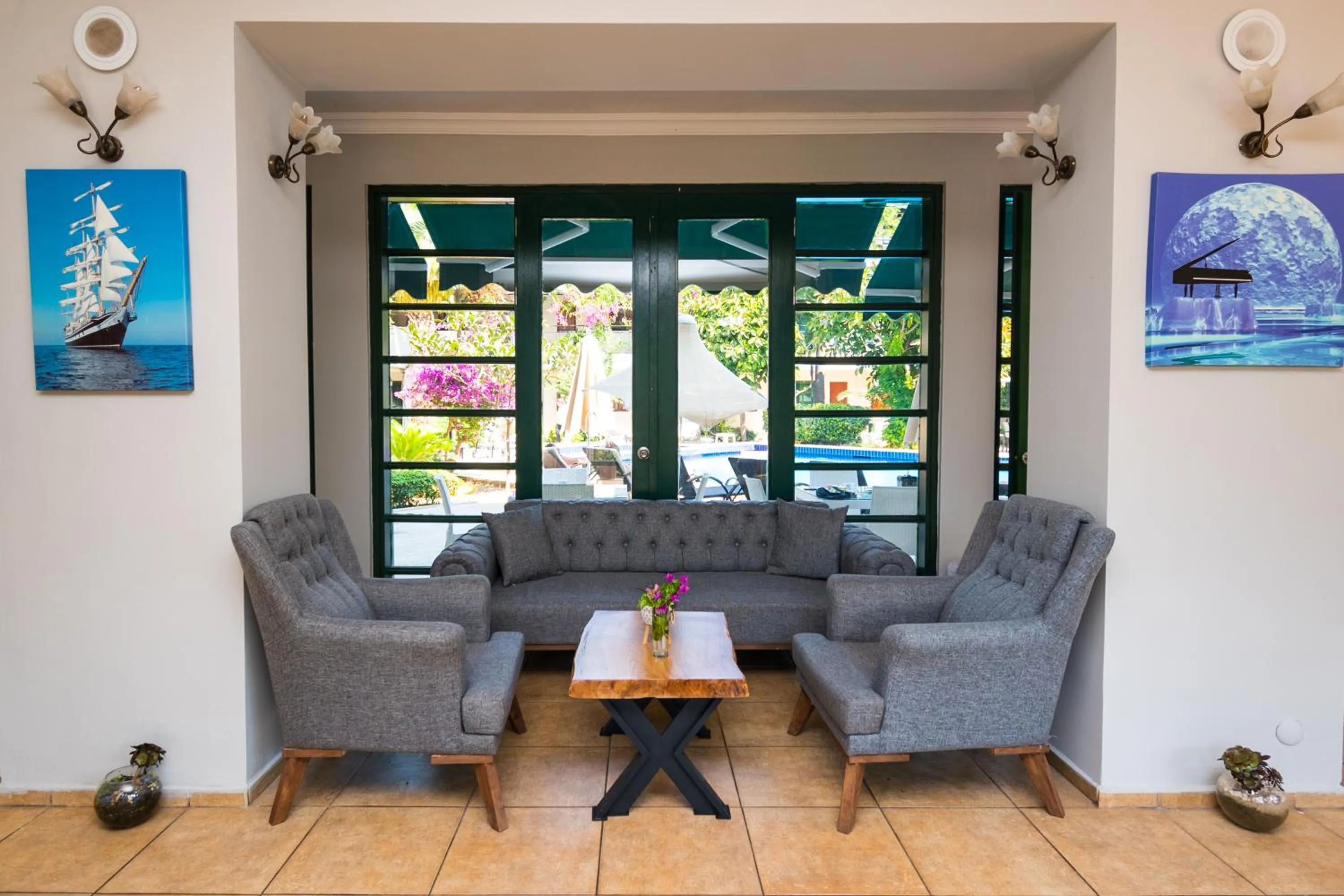 Lobby or reception, Seating Area in Hotel Bleu Nuit