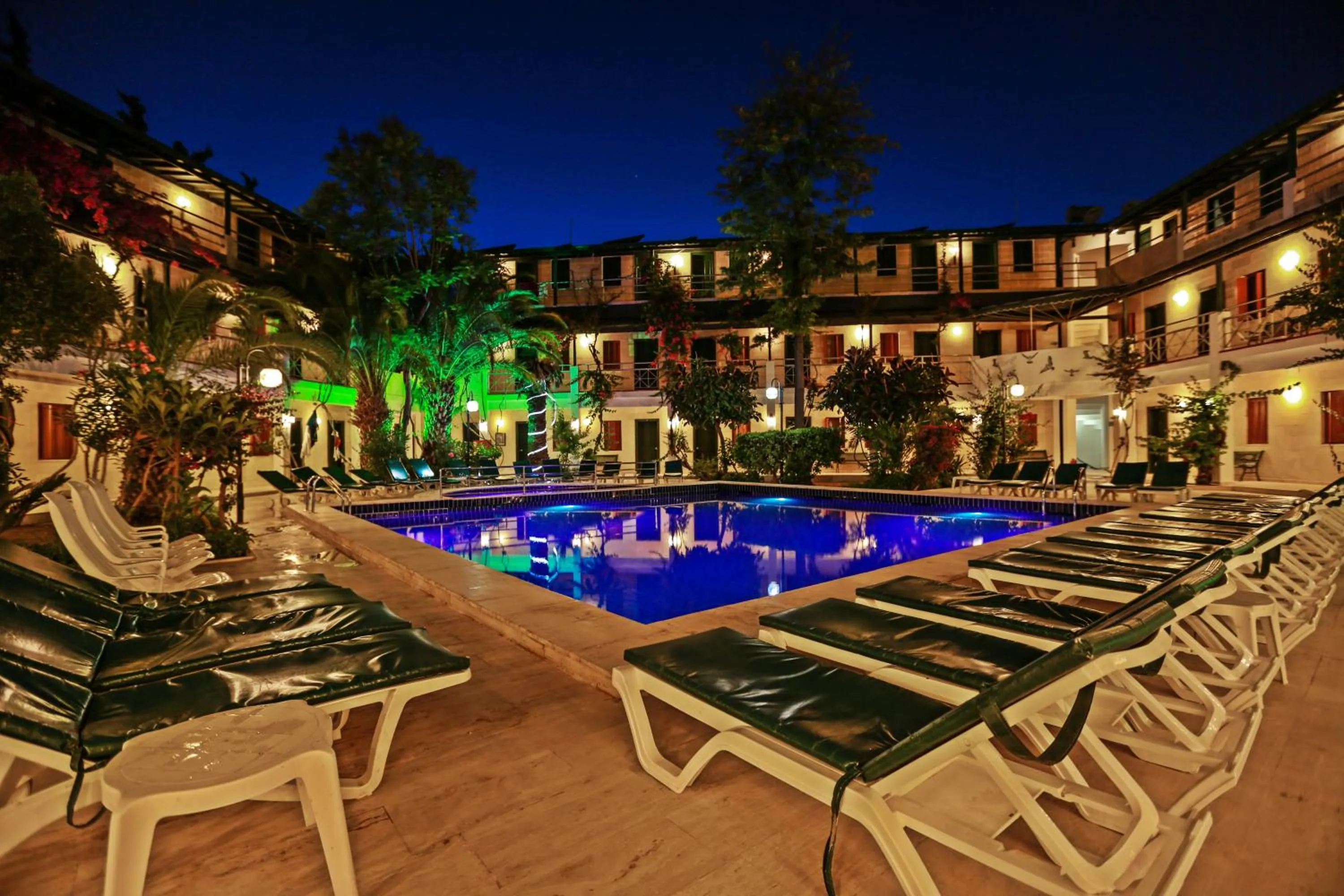 Swimming Pool in Hotel Bleu Nuit