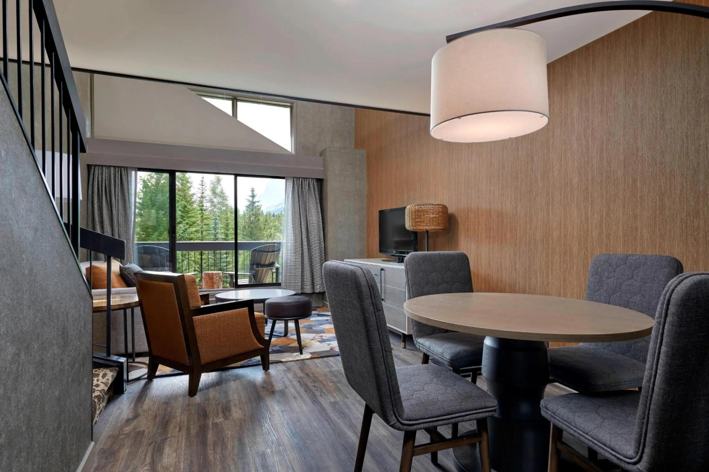 Living room in Kananaskis Mountain Lodge, Autograph Collection