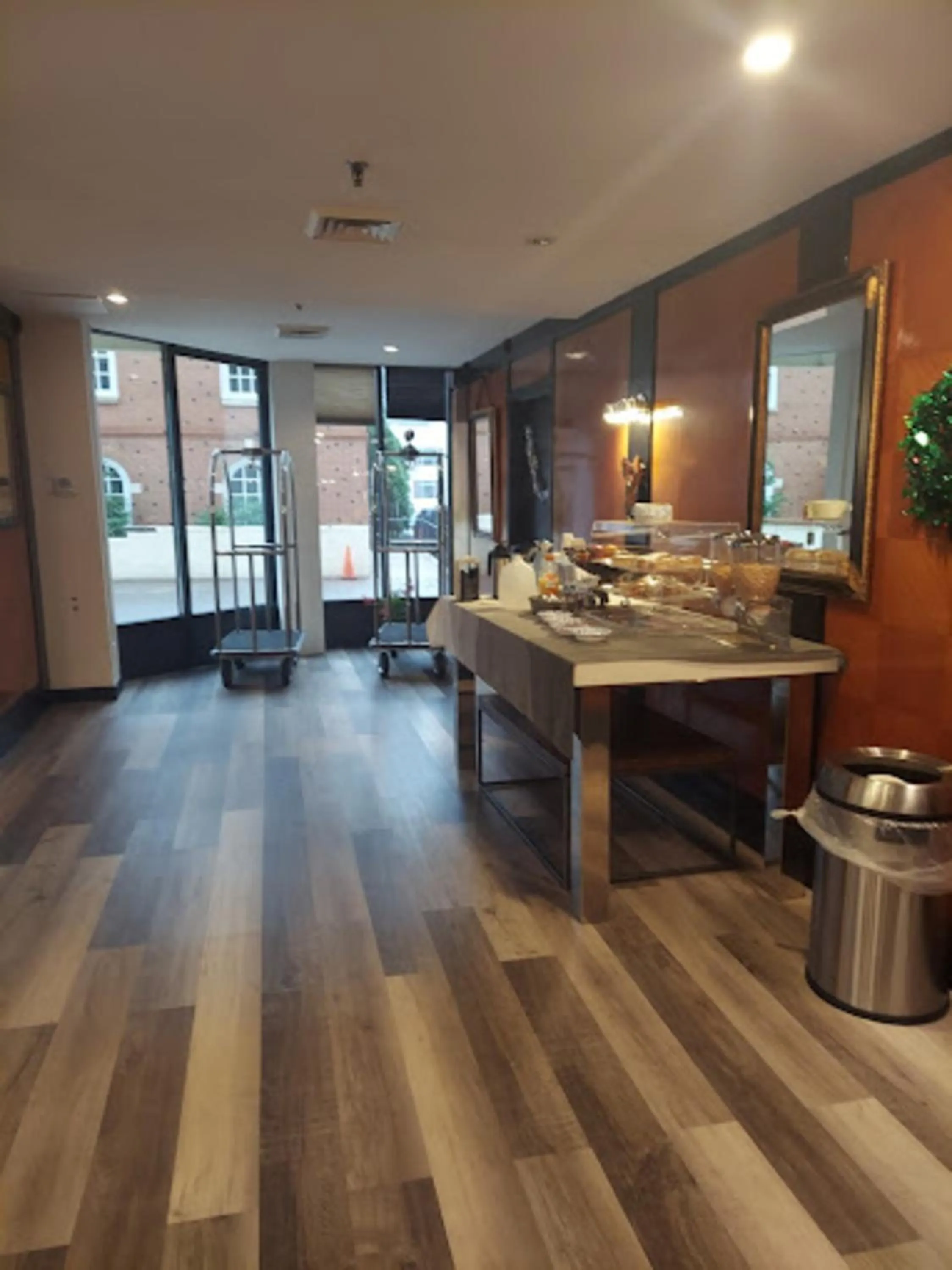 Breakfast in Stamford Suites