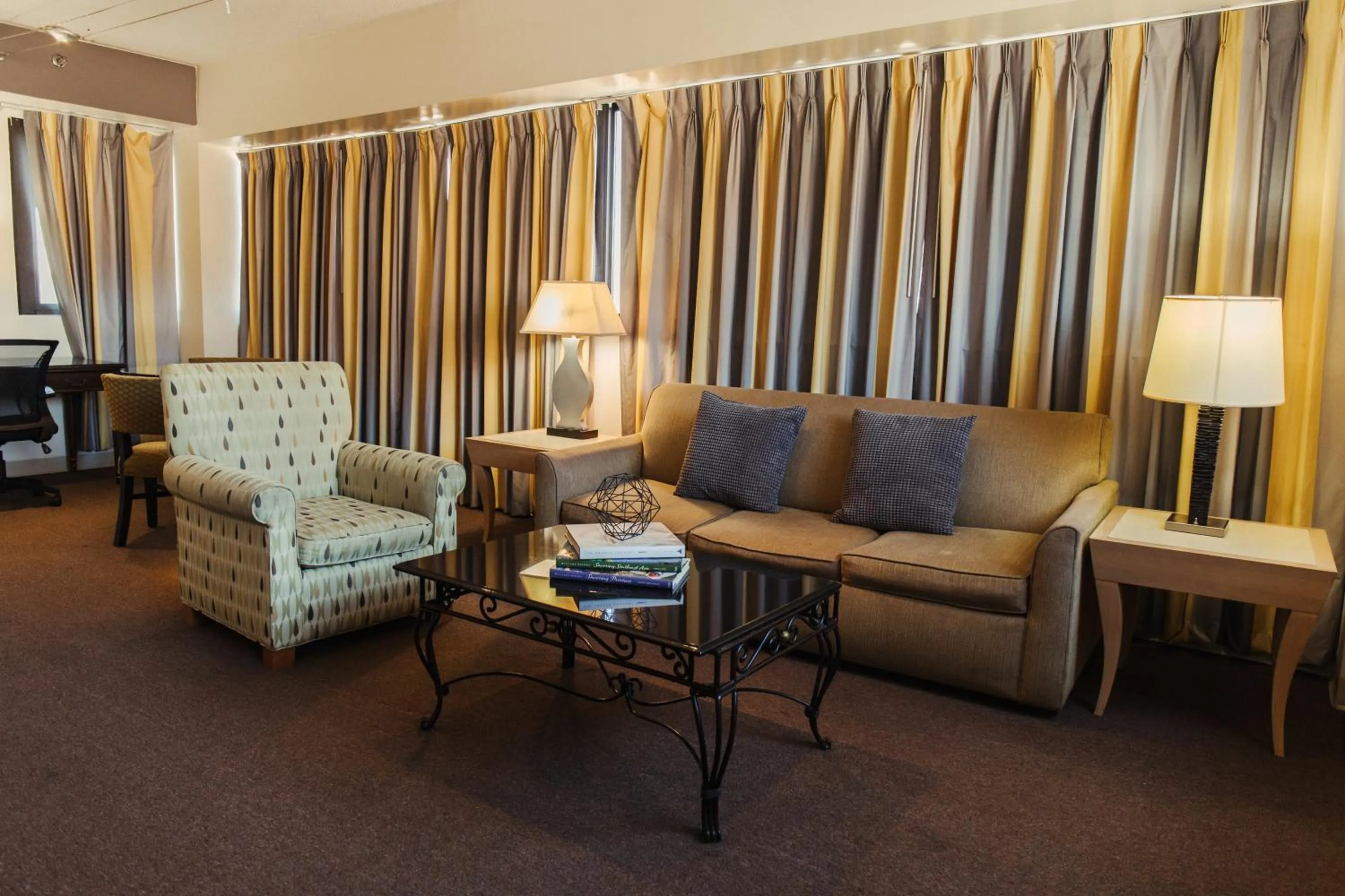 Living room in Stamford Suites