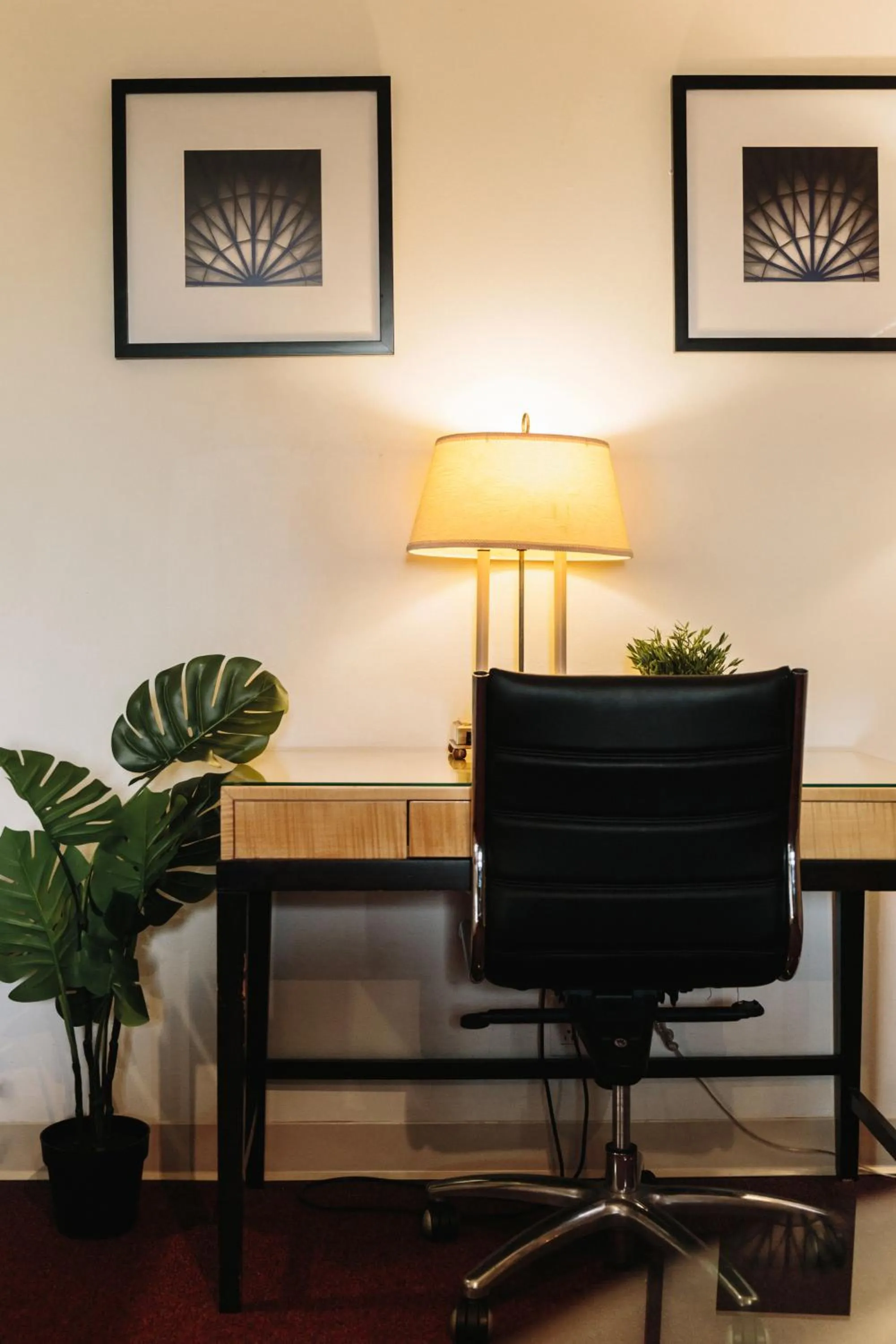 Living room in Stamford Suites