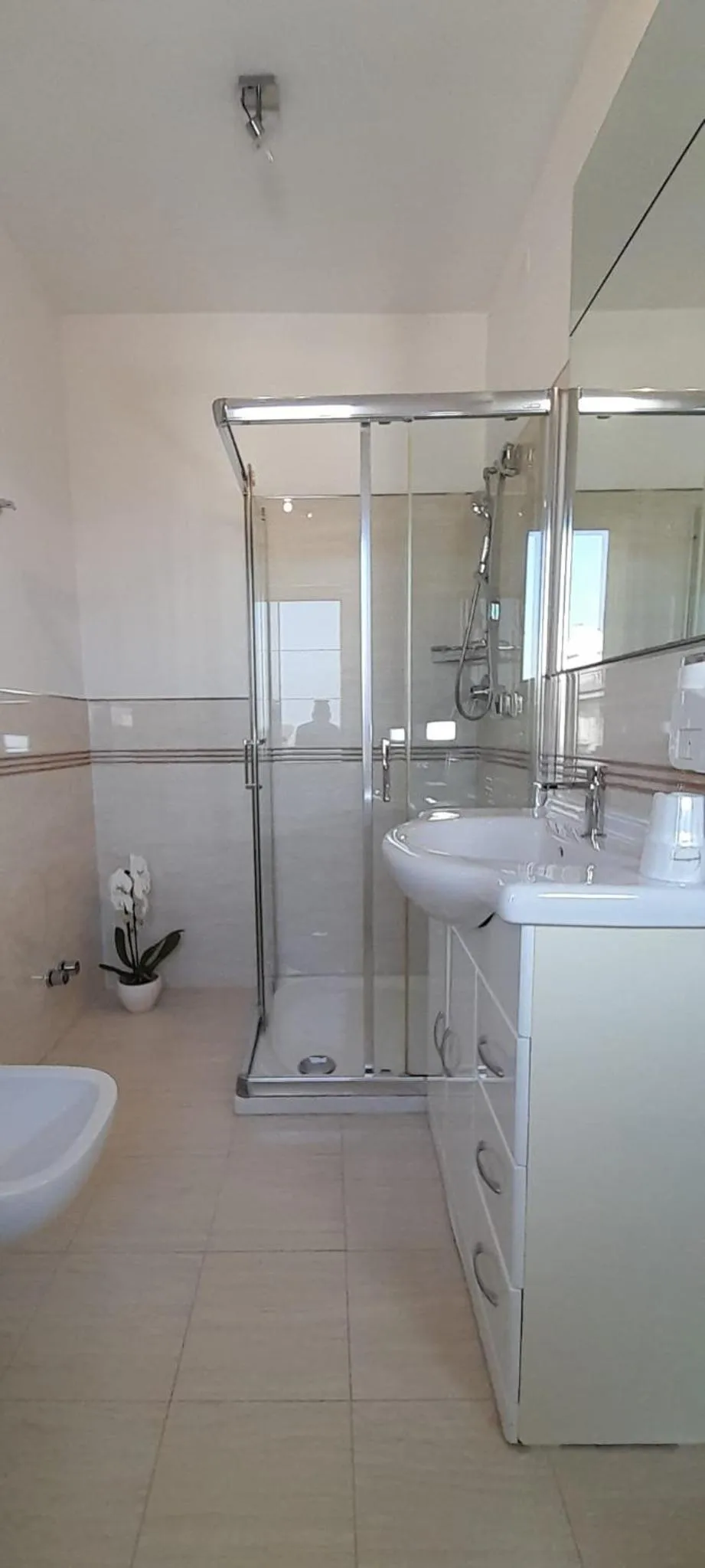 Bathroom in Hotel Marbella