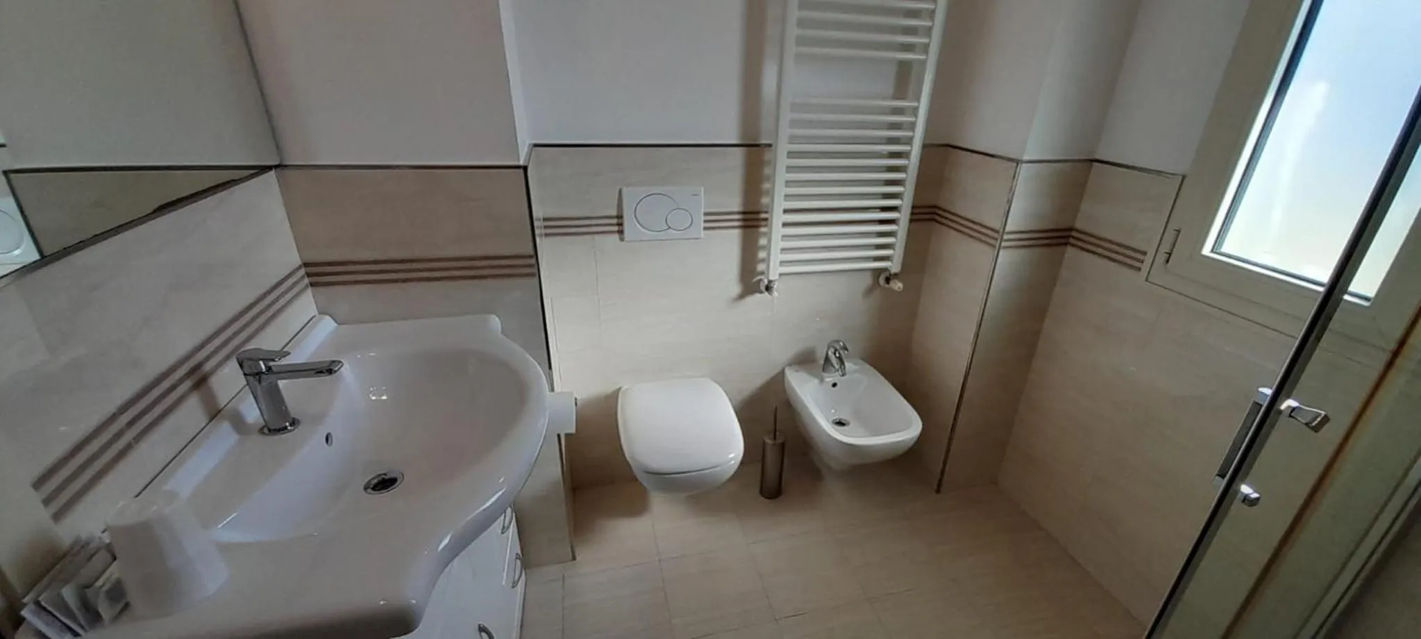 Shower in Hotel Marbella