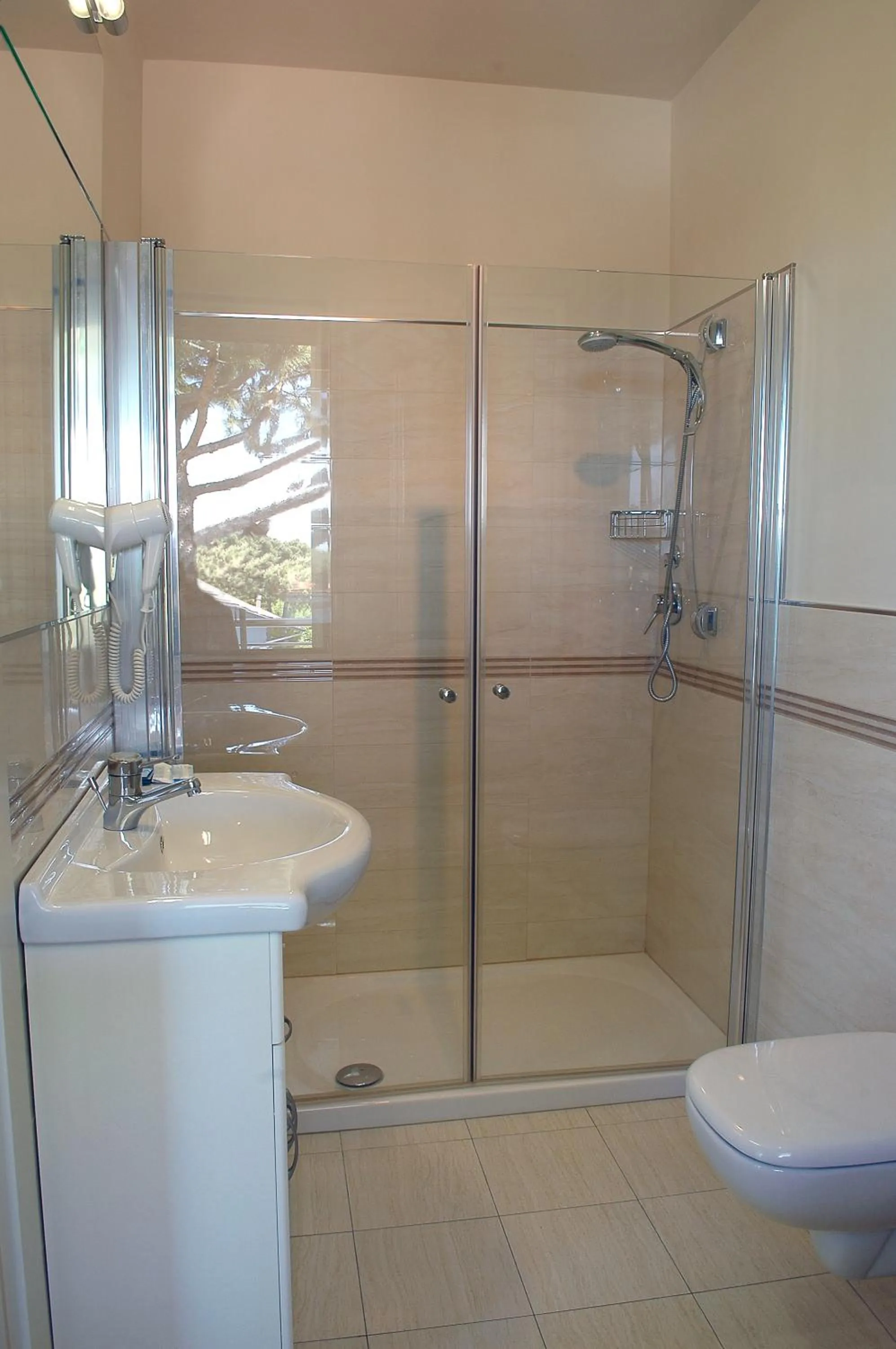 Shower in Hotel Marbella