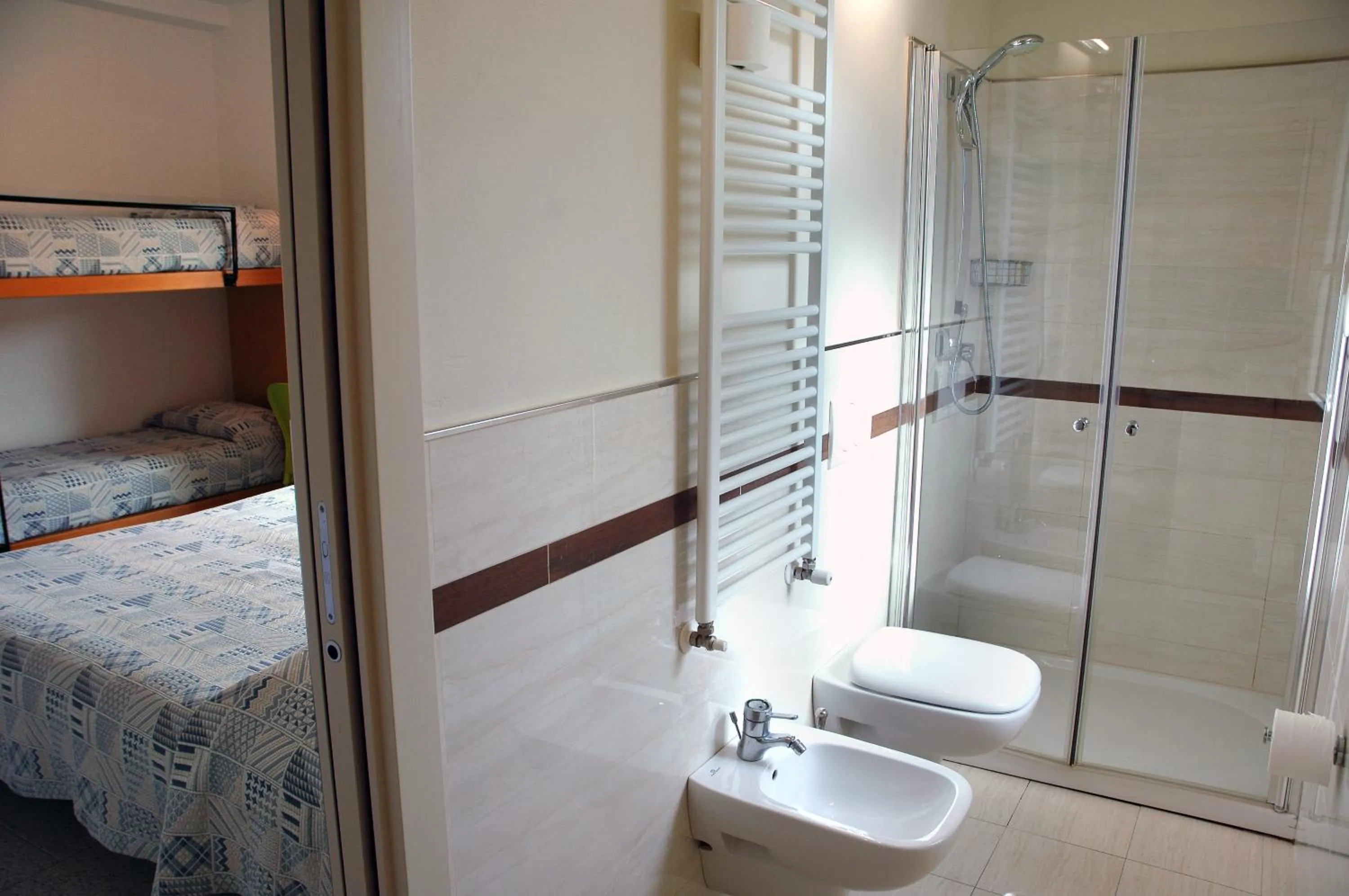 Bathroom, Bed in Hotel Marbella