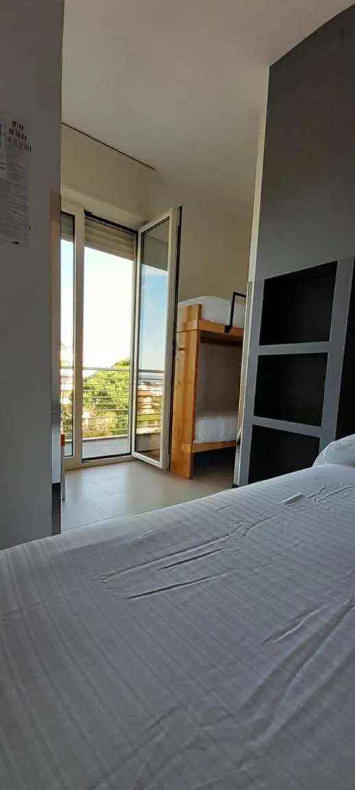 Sea view, Bed in Hotel Marbella