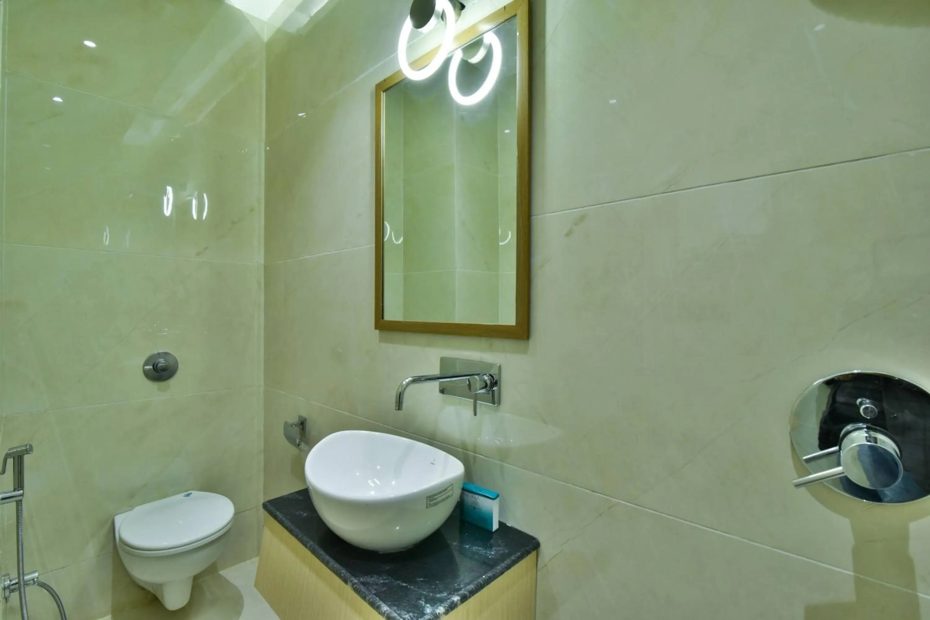 Bathroom in Hotel Puri Palace