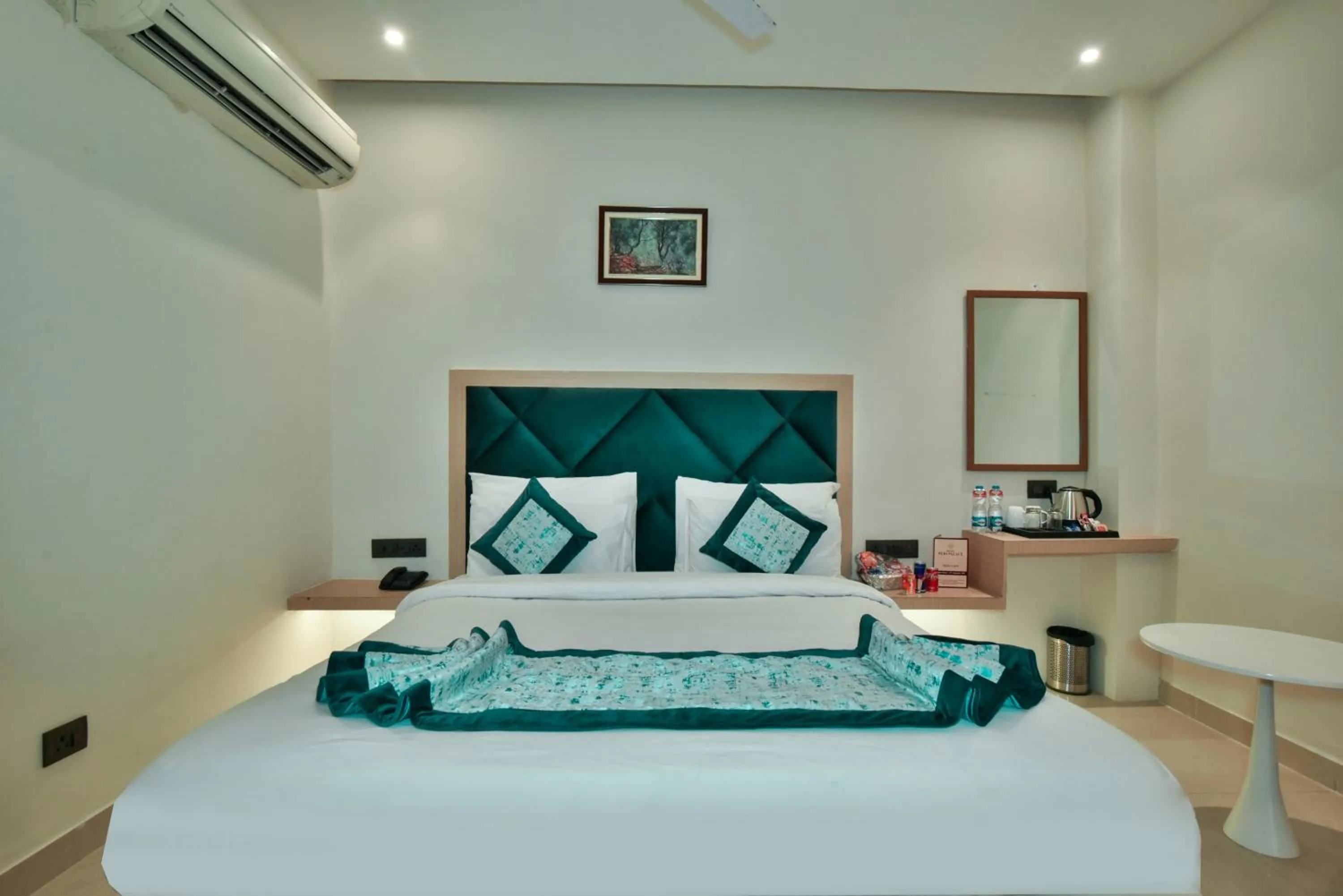 Photo of the whole room, Bed in Hotel Puri Palace