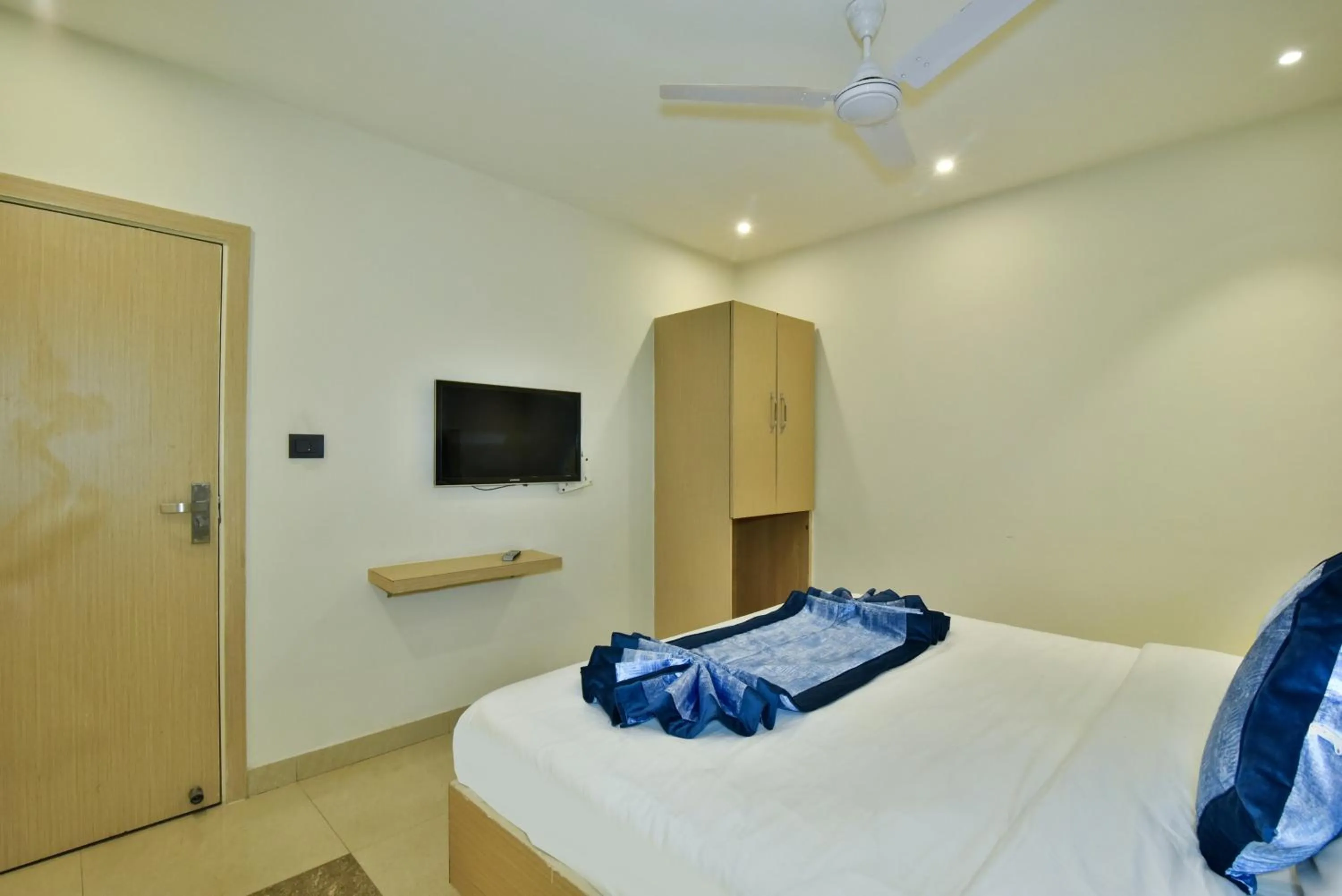 Photo of the whole room, Bed in Hotel Puri Palace