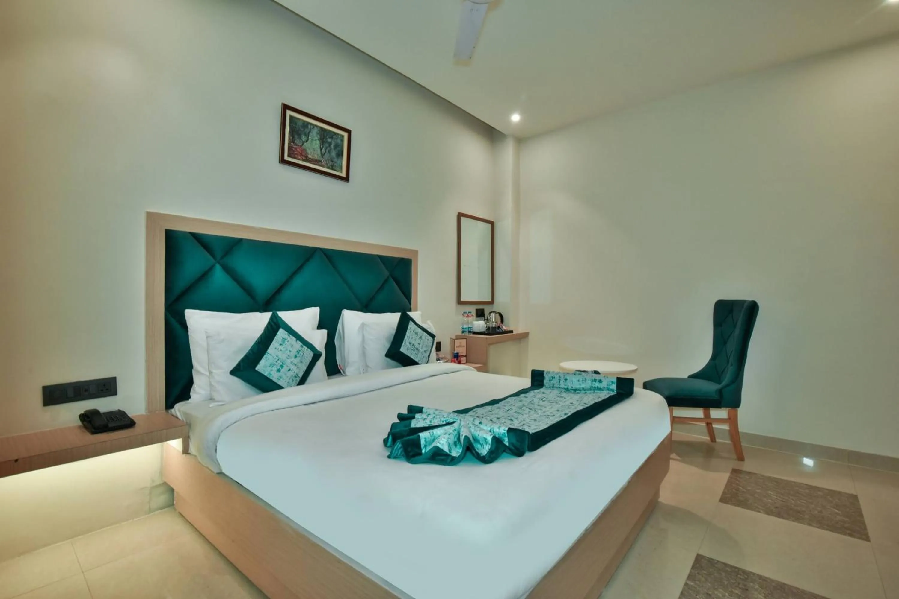 Living room, Bed in Hotel Puri Palace