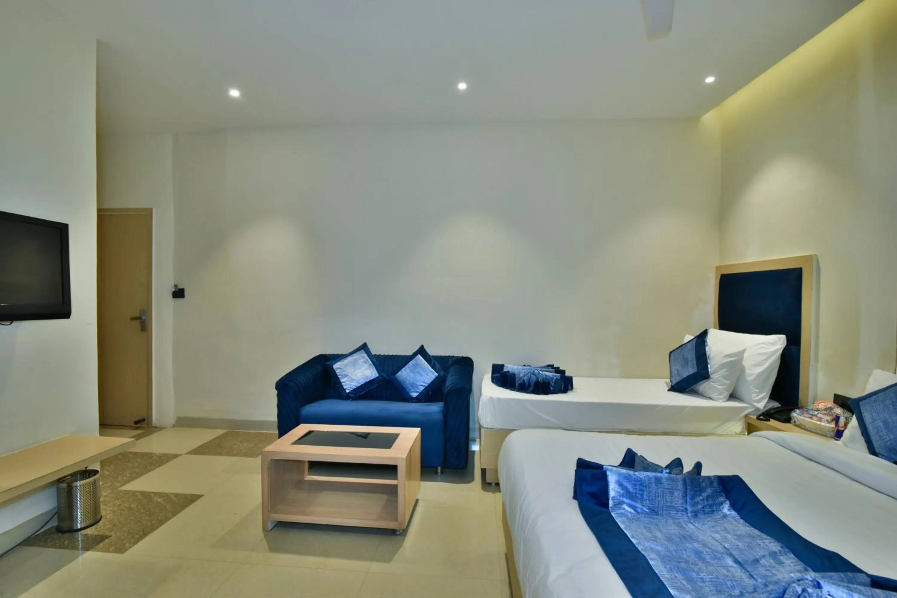 Photo of the whole room in Hotel Puri Palace