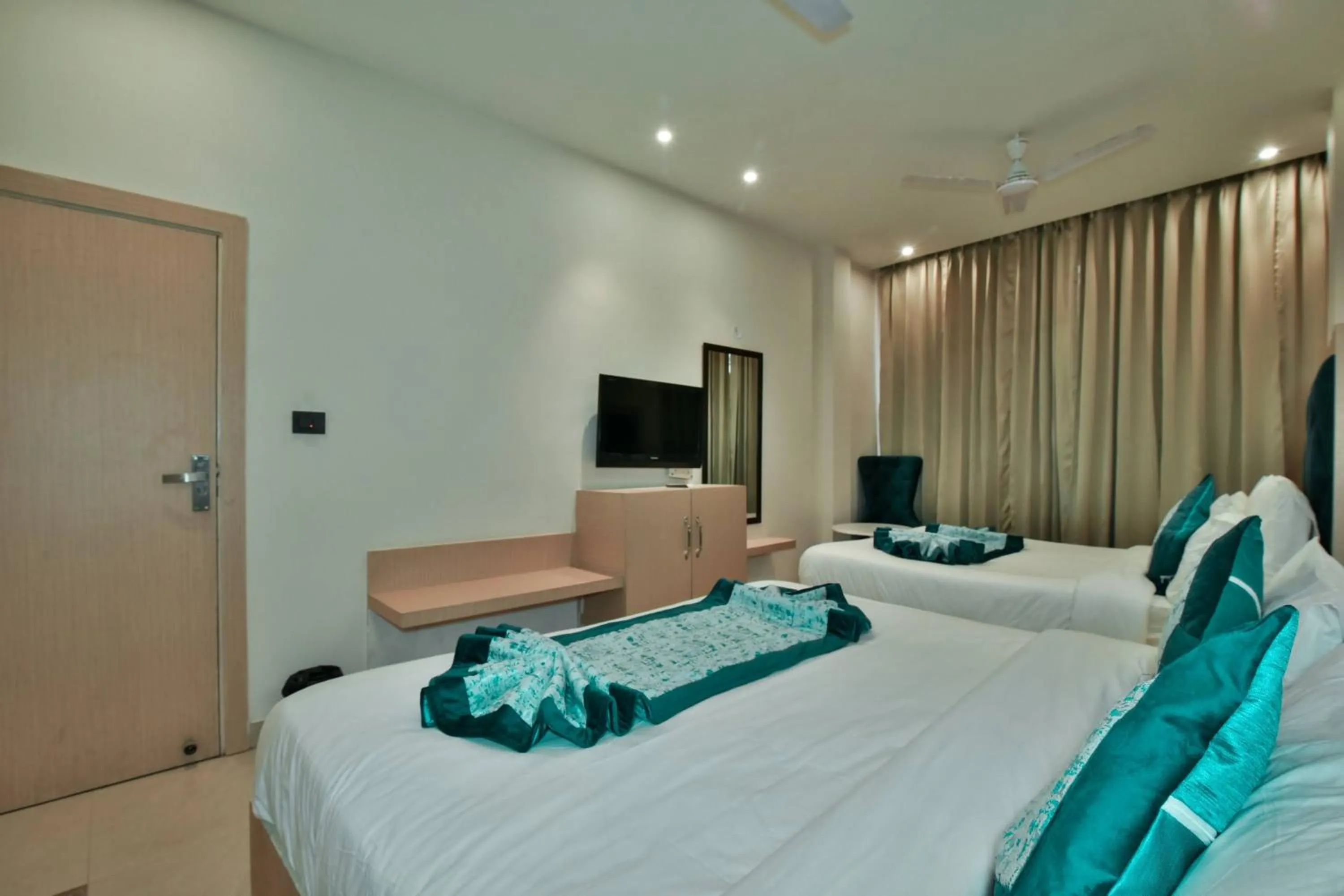 Photo of the whole room, Bed in Hotel Puri Palace