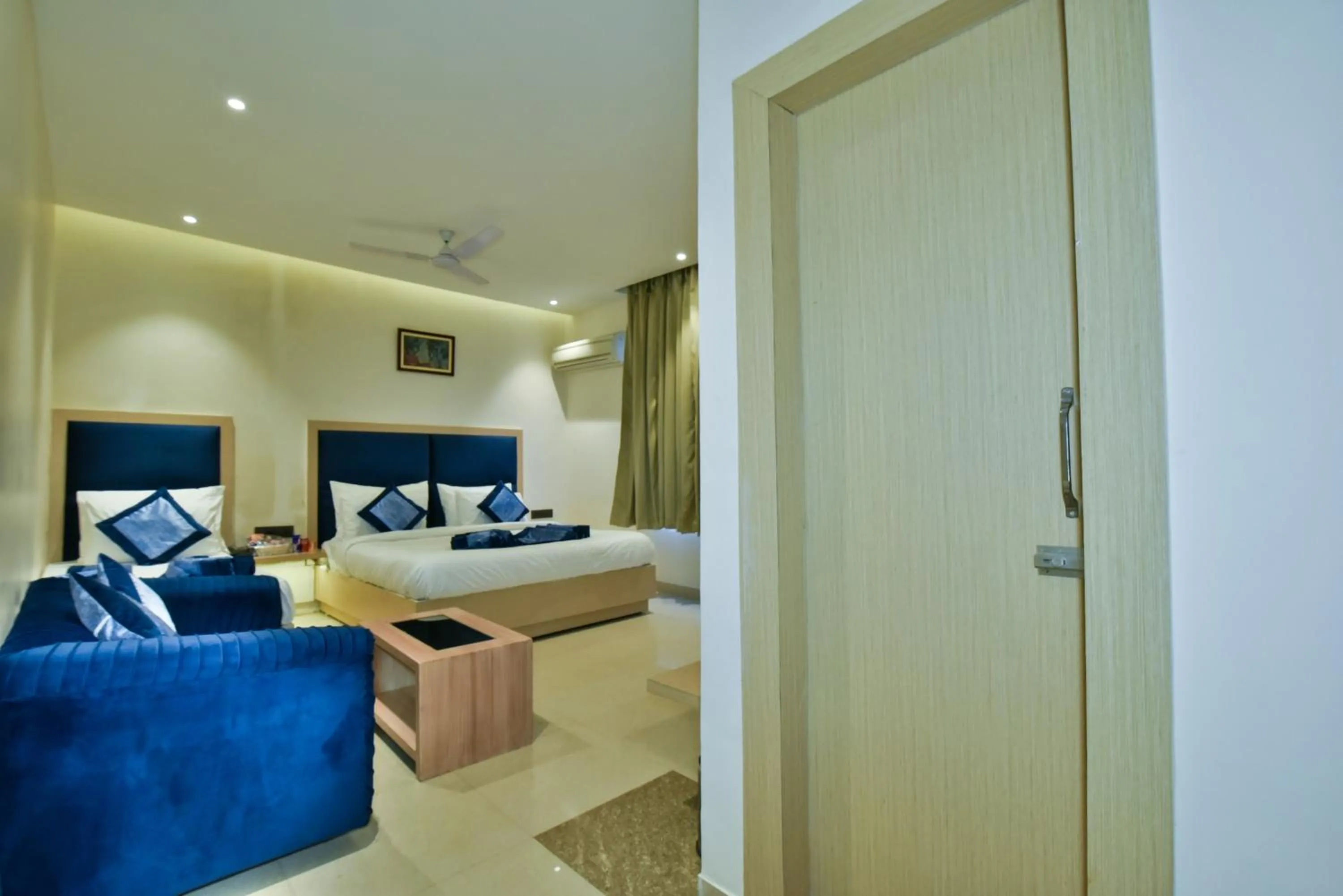 Photo of the whole room, Bed in Hotel Puri Palace