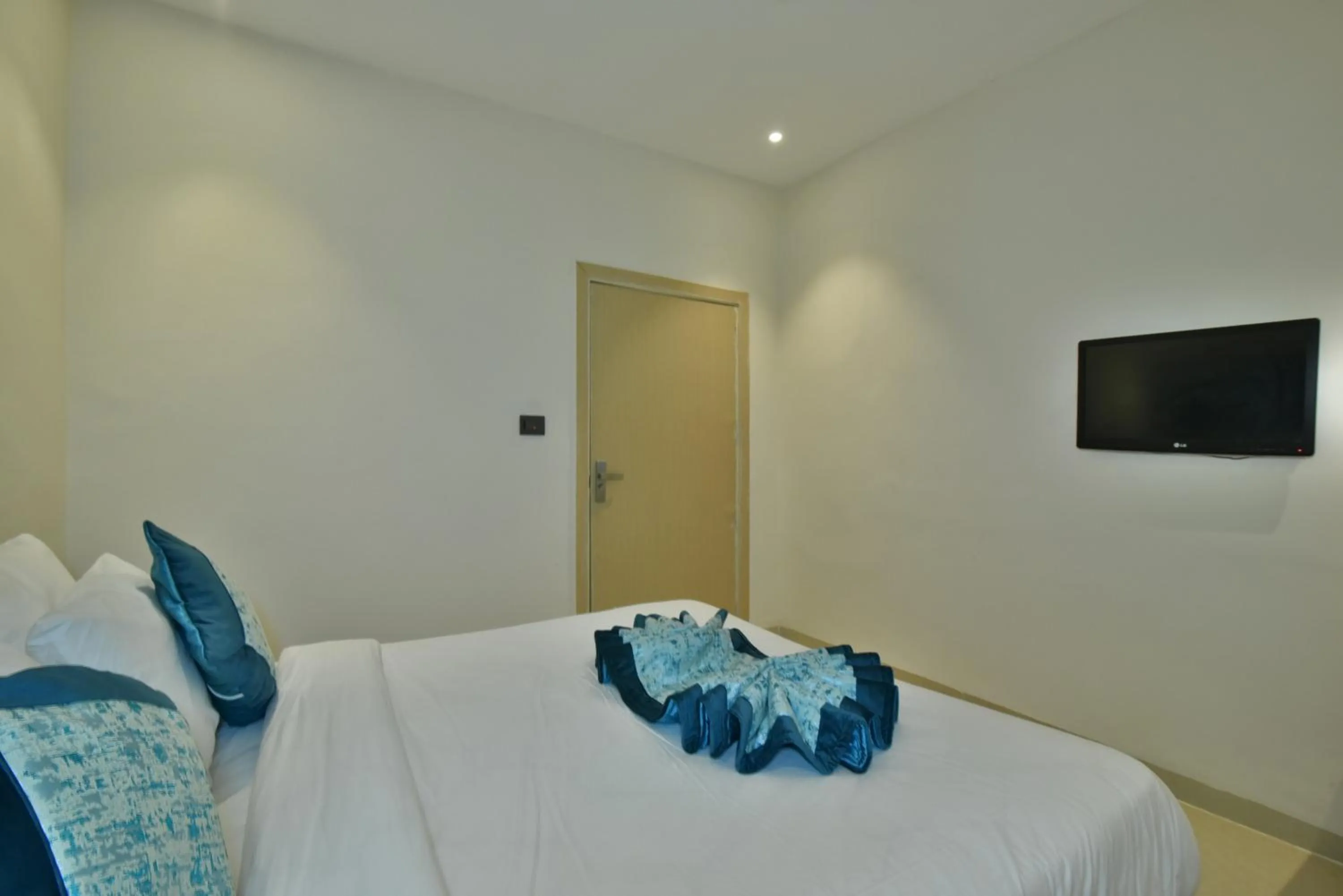 TV and multimedia, Bed in Hotel Puri Palace