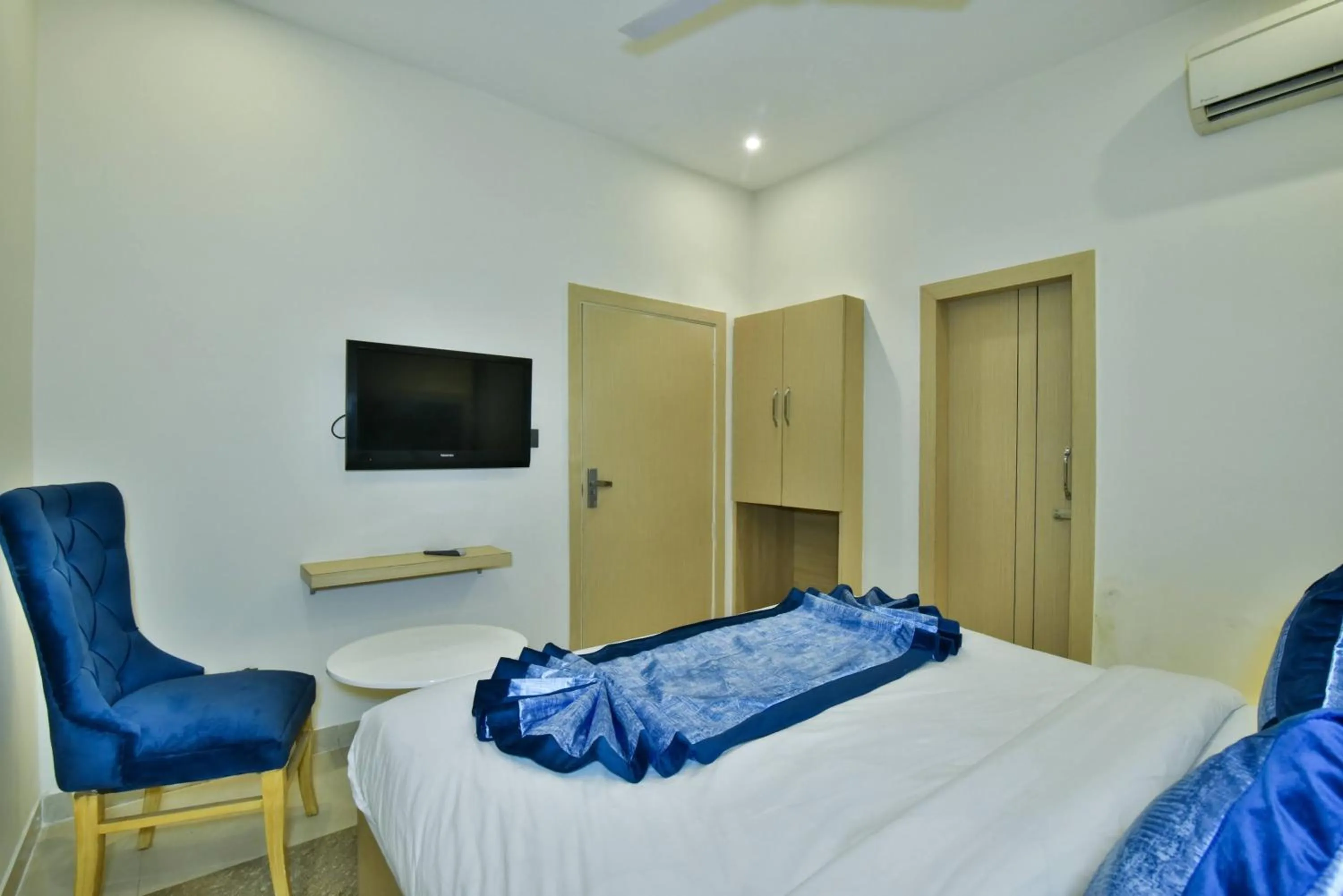 TV and multimedia, Bed in Hotel Puri Palace