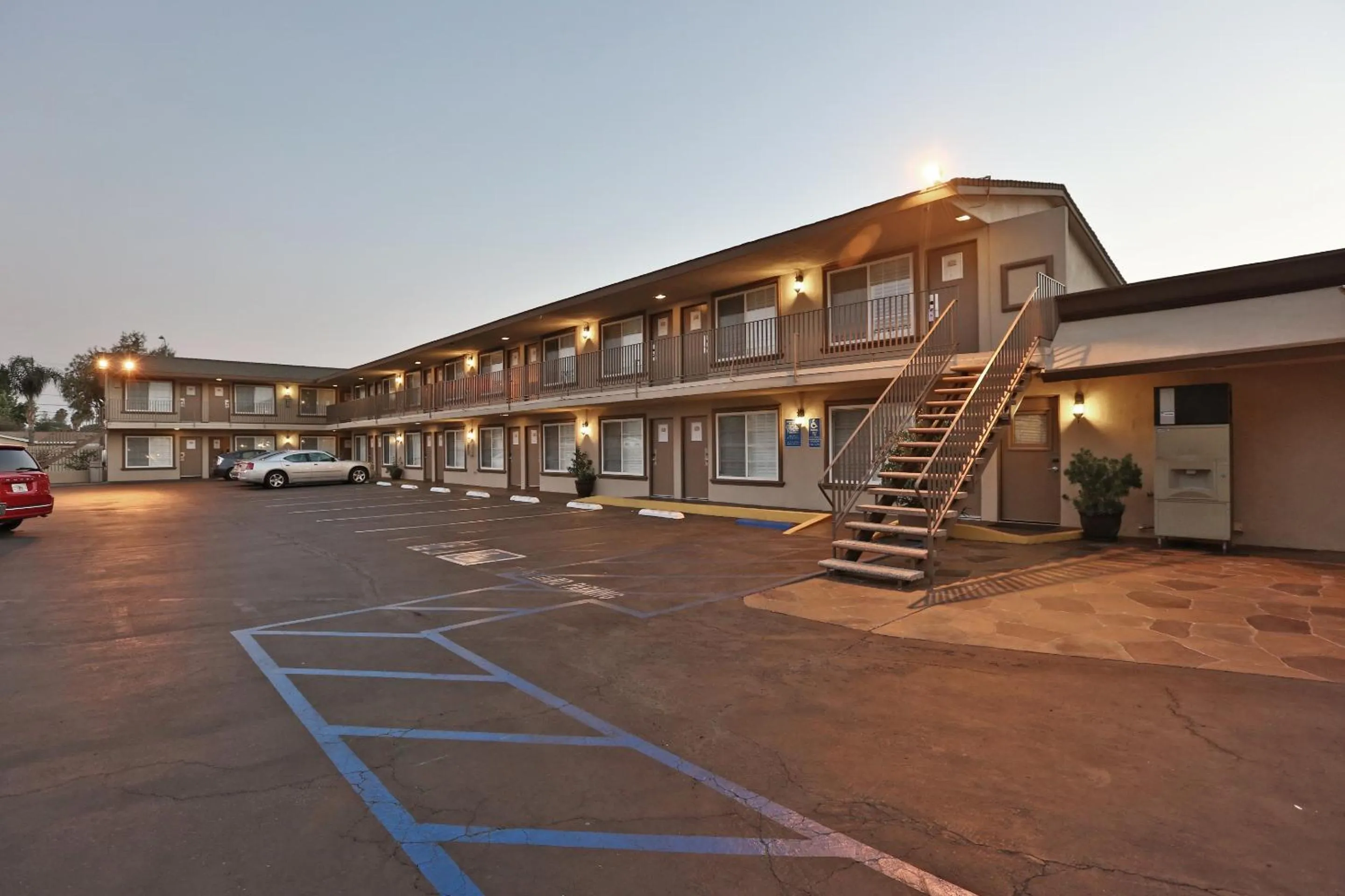 Property building in Hotel 414 Anaheim