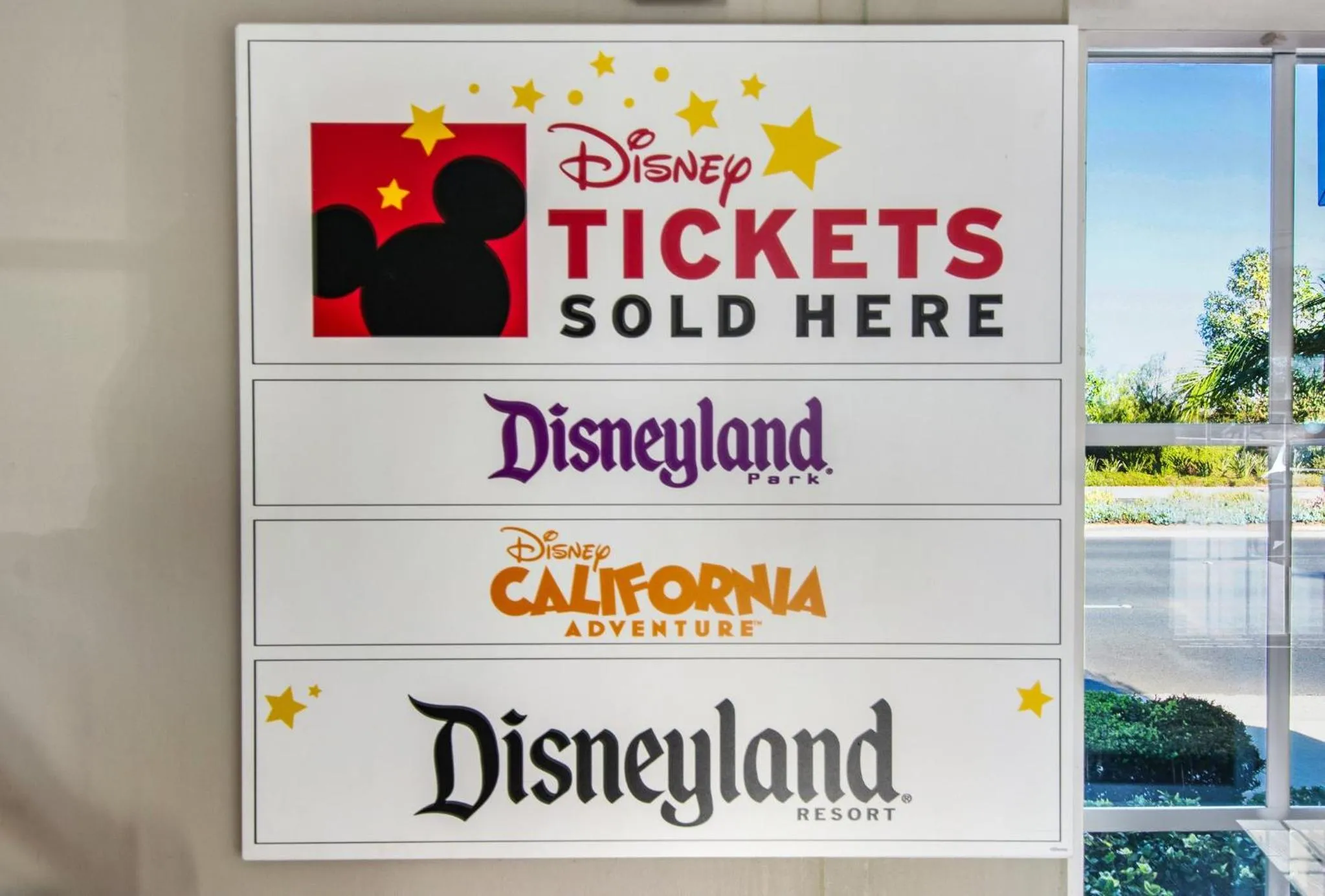 Text overlay in Hotel 414 Anaheim