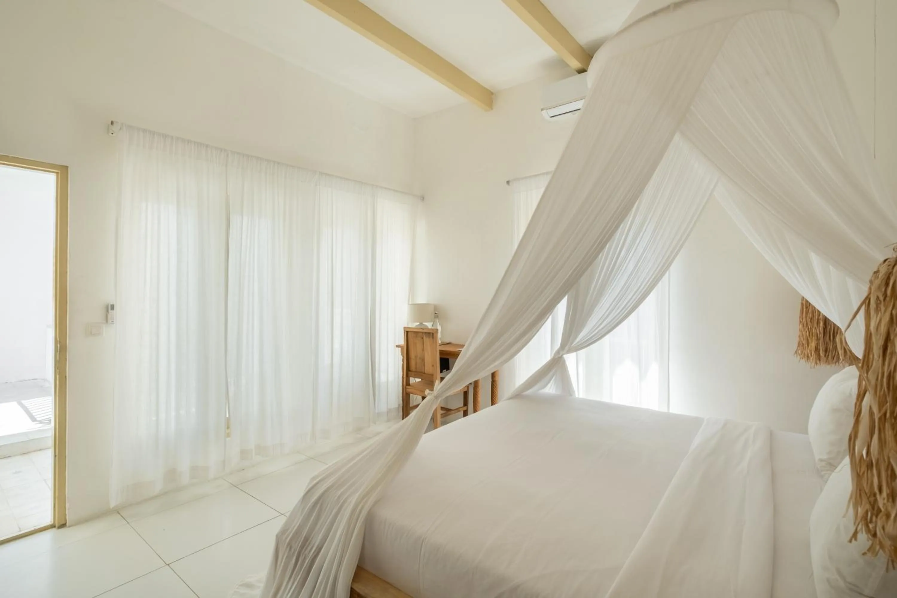 Bedroom, Bed in The Warm Sun - Bingin