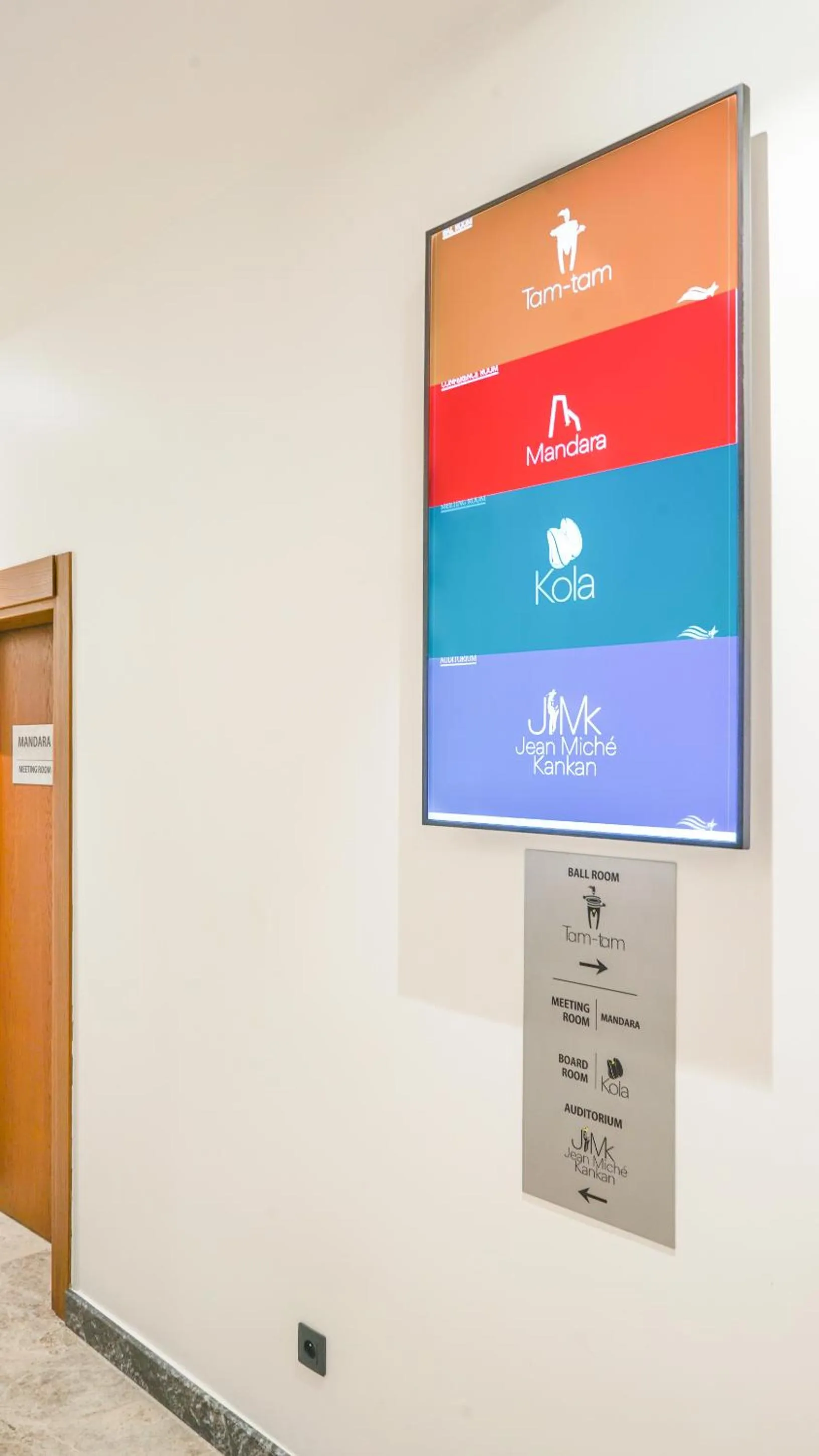 Evening entertainment in STAR LAND HOTEL BASTOS