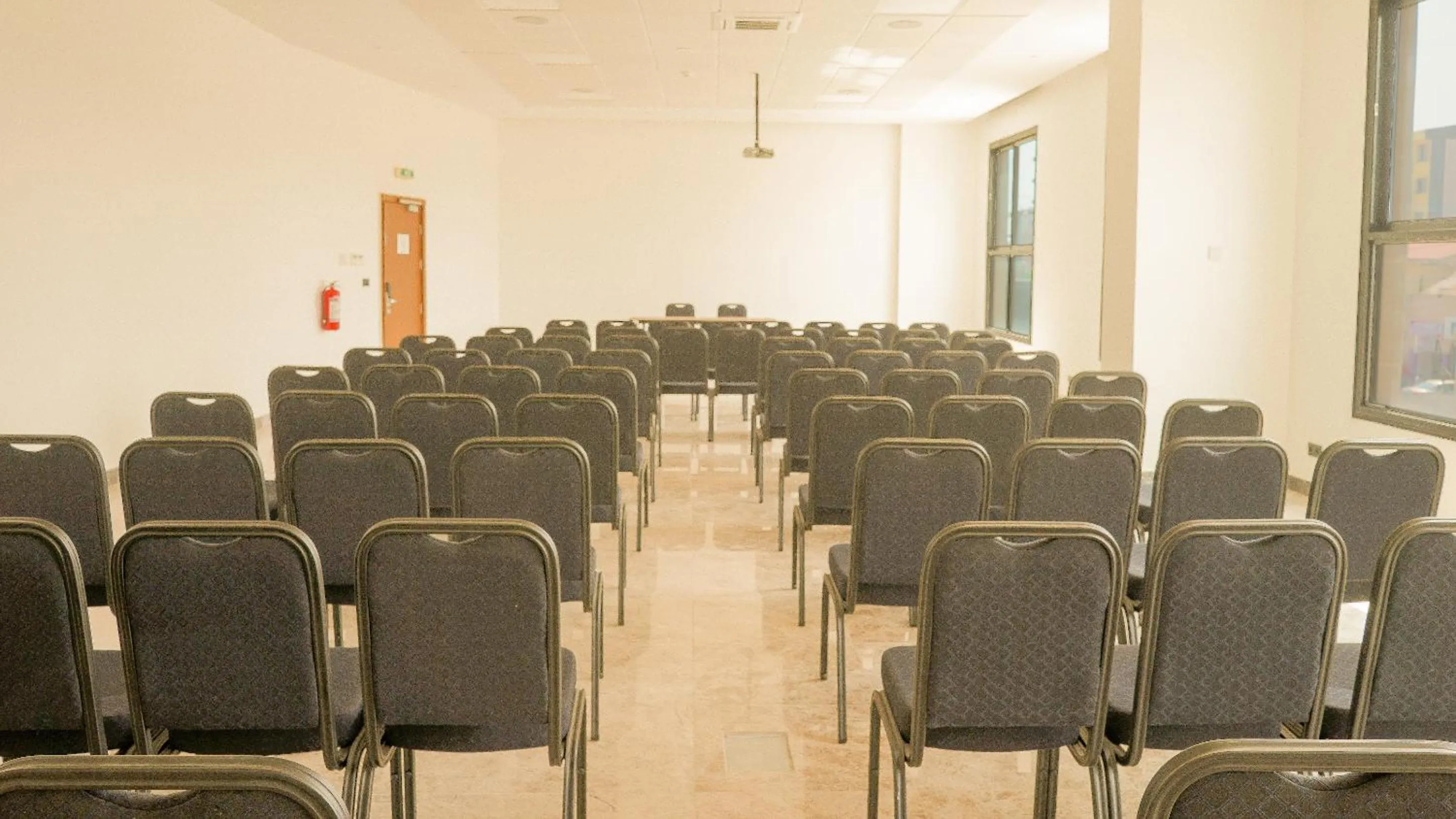 Business facilities in STAR LAND HOTEL BASTOS