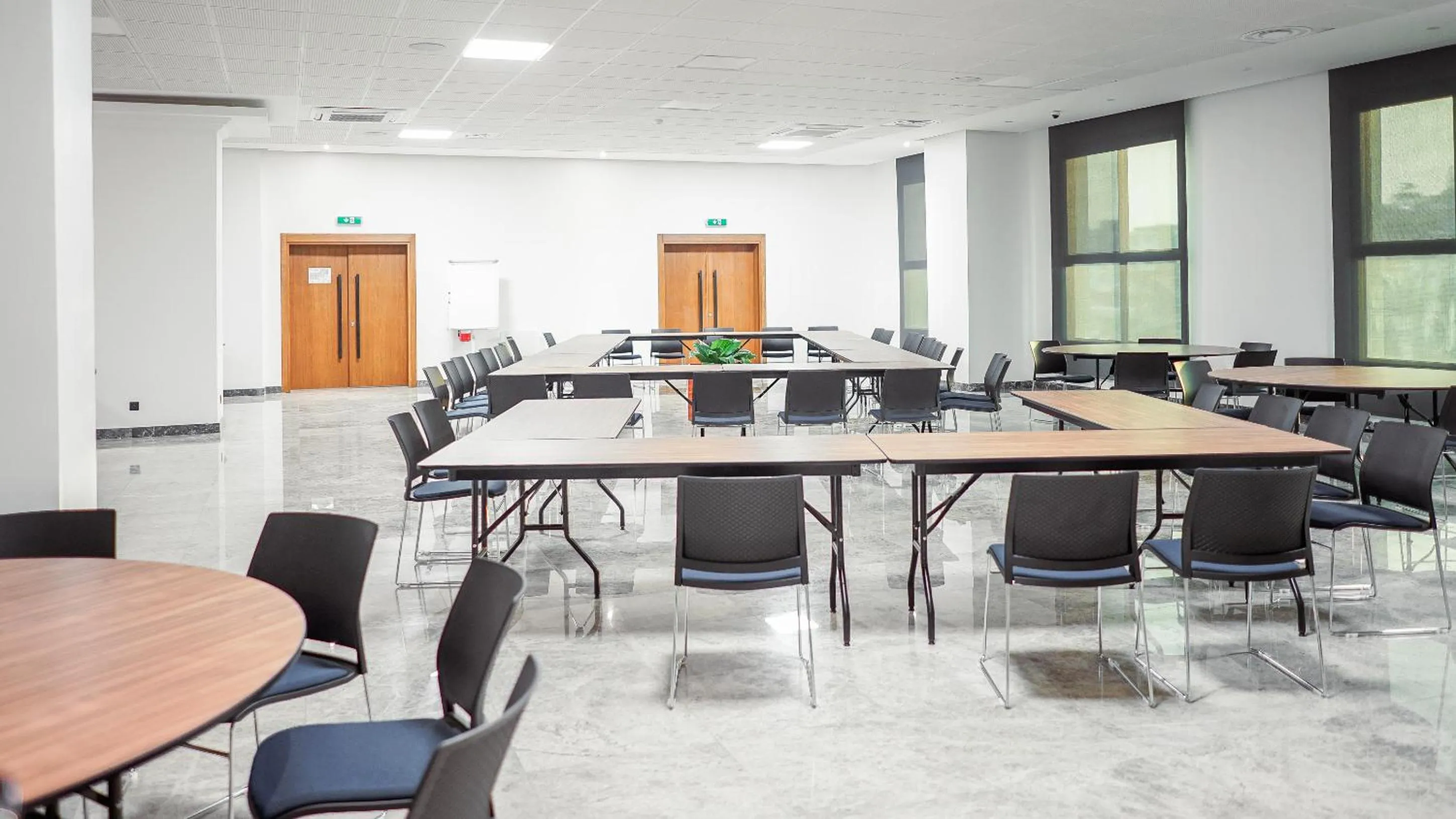 Business facilities in STAR LAND HOTEL BASTOS