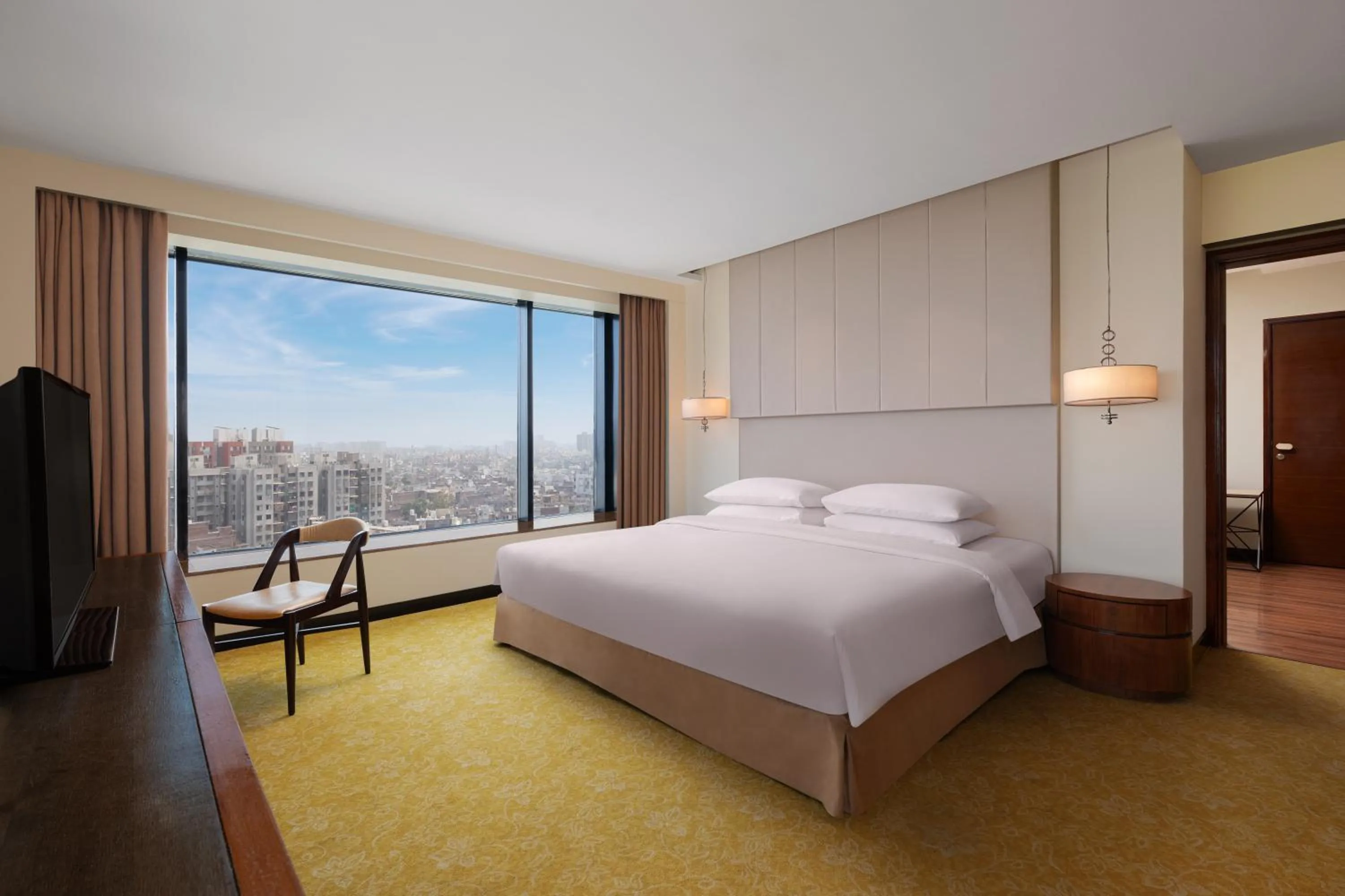 Bedroom, Bed in Renaissance Ahmedabad Hotel