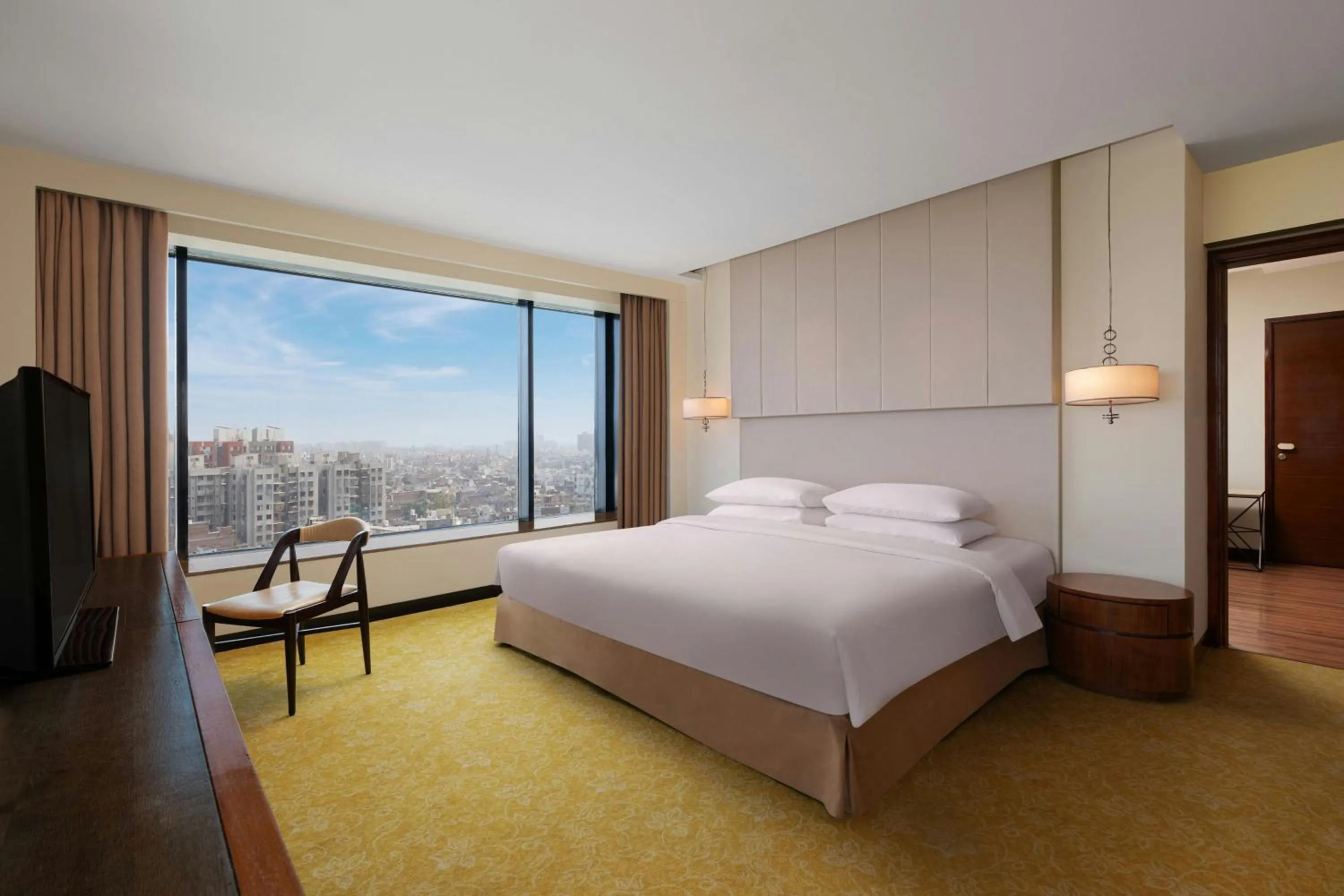 Bedroom, Bed in Renaissance Ahmedabad Hotel