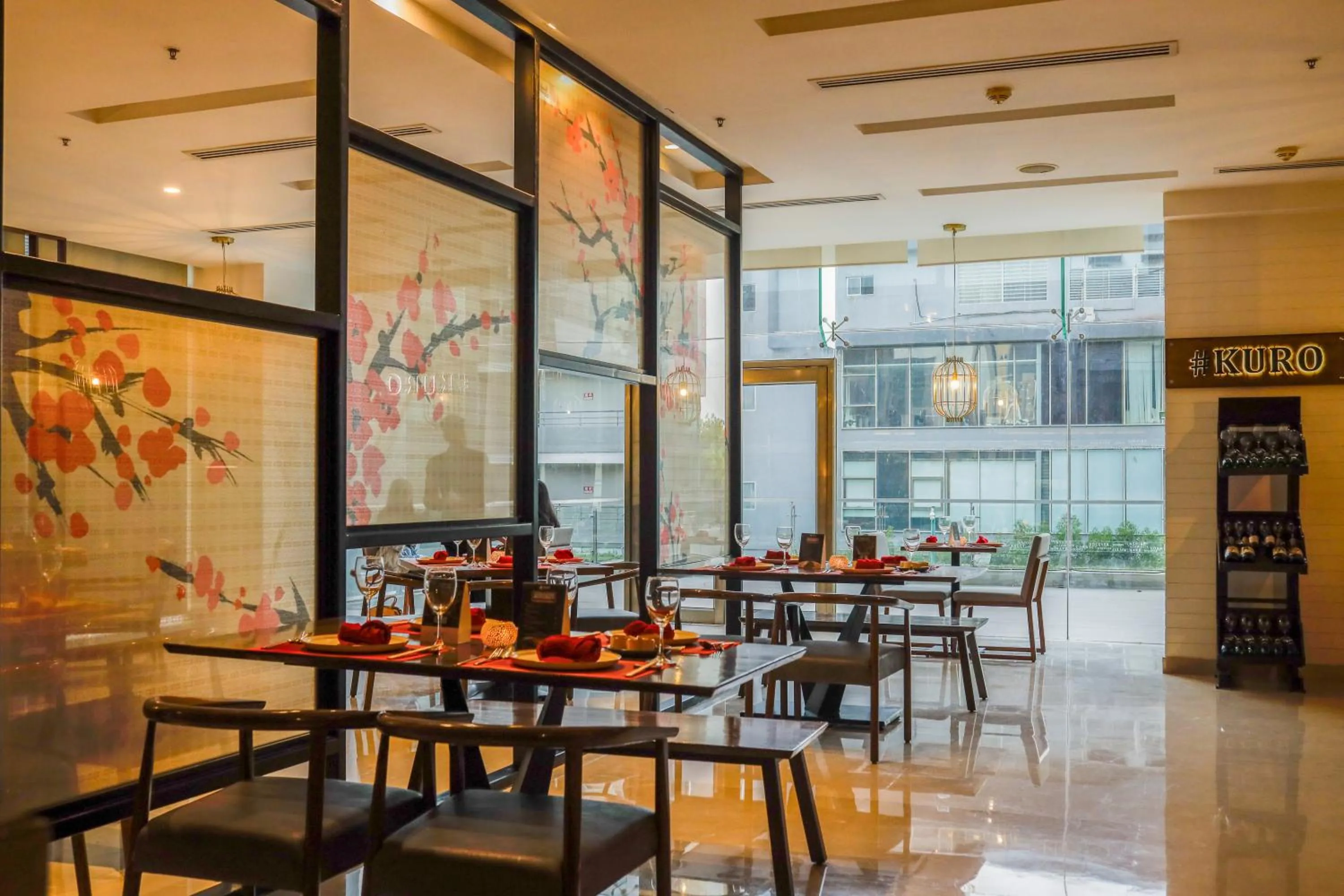 Restaurant/places to eat in Renaissance Ahmedabad Hotel