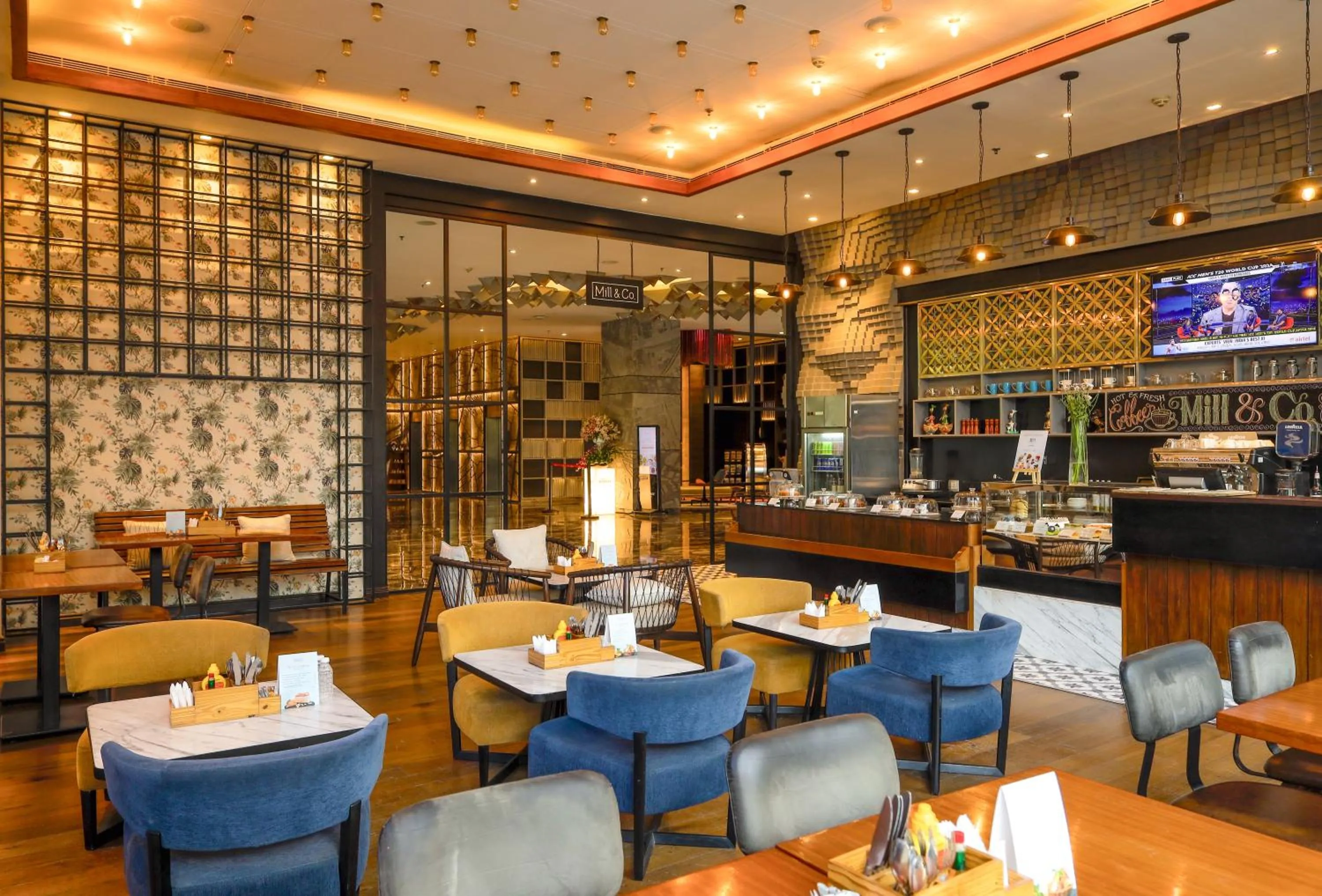 Restaurant/places to eat in Renaissance Ahmedabad Hotel