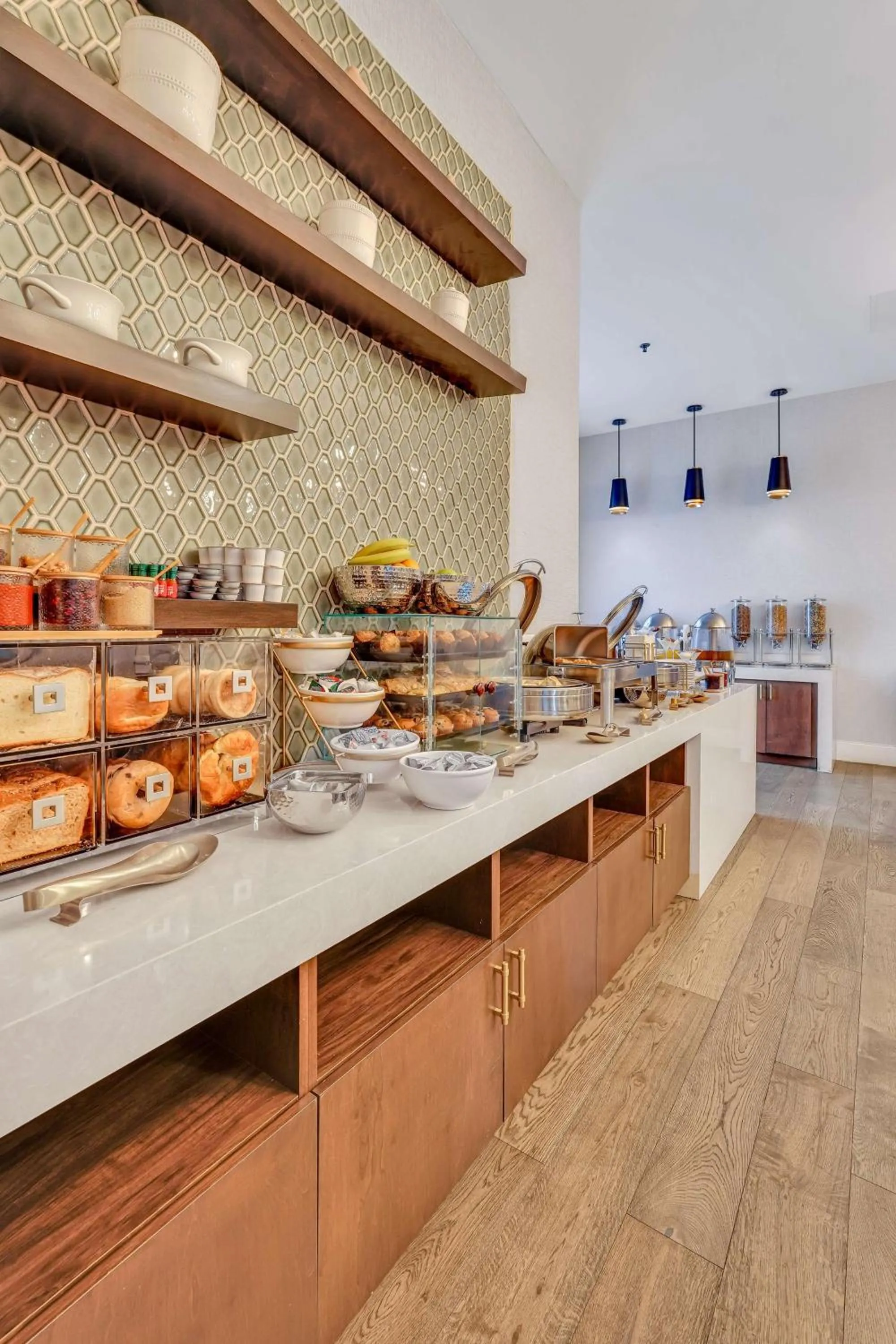 Restaurant/places to eat in The Bluff Savannah Historic District, Tapestry by Hilton