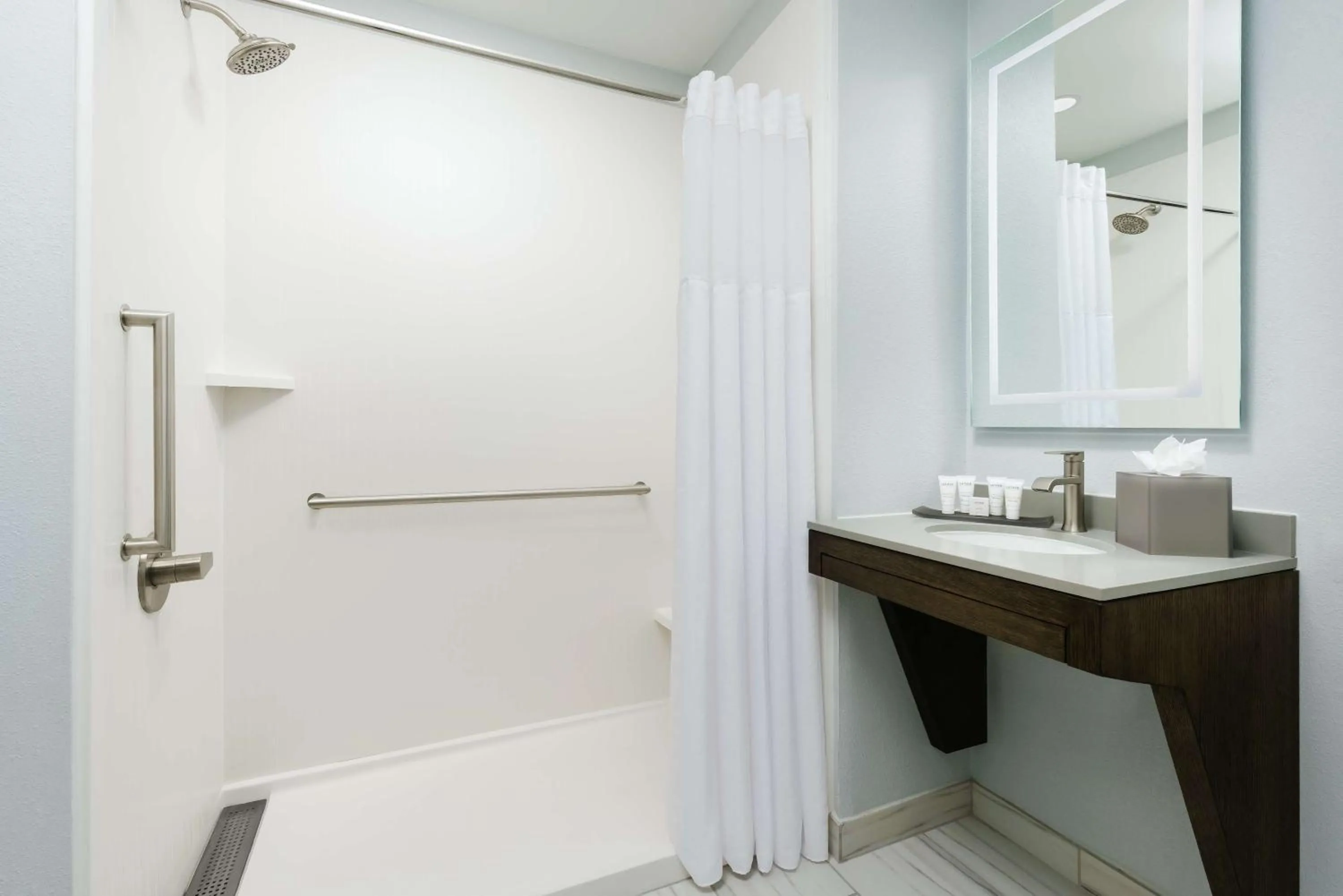 Bathroom in The Bluff Savannah Historic District, Tapestry by Hilton