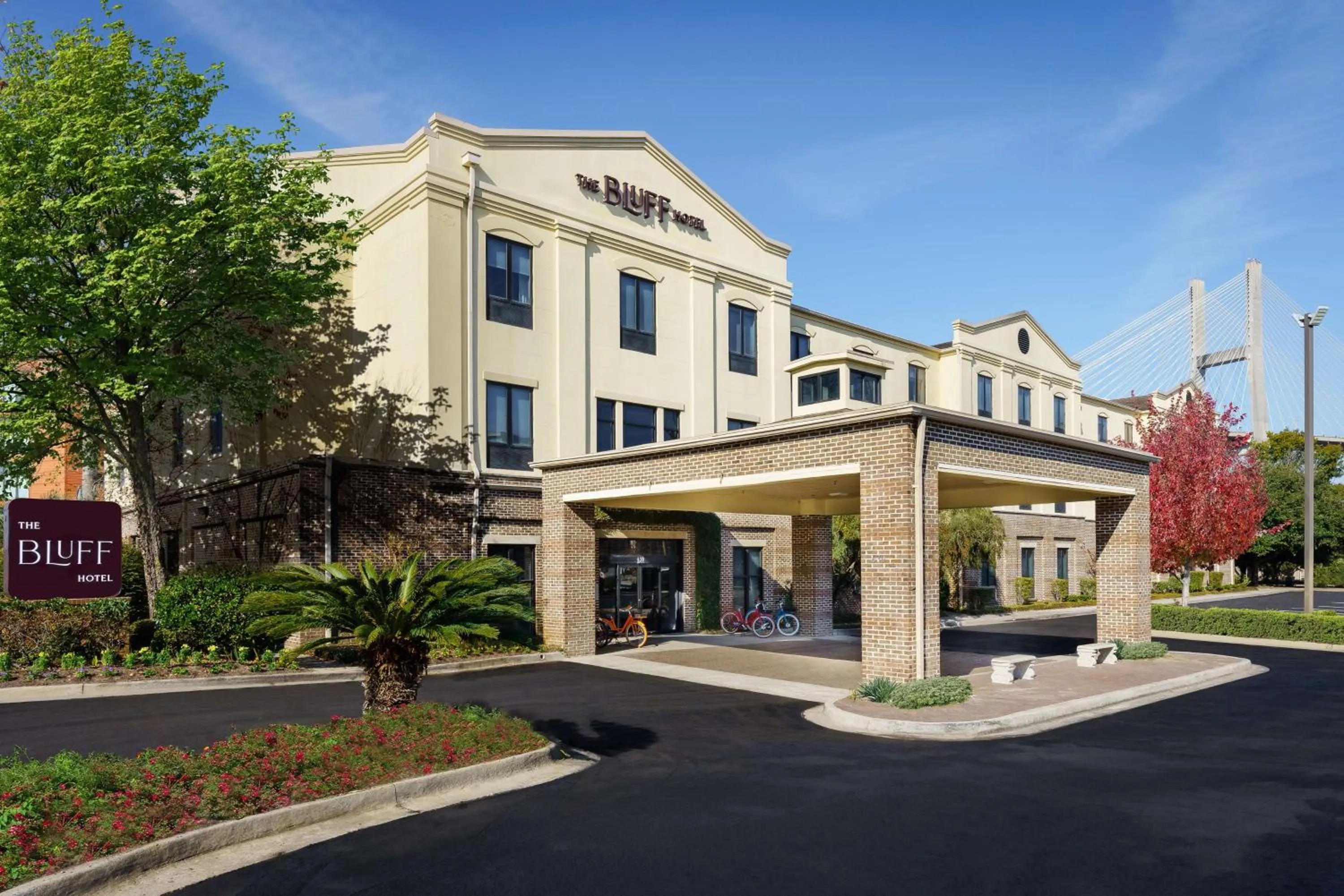 Property building in The Bluff Savannah Historic District, Tapestry by Hilton