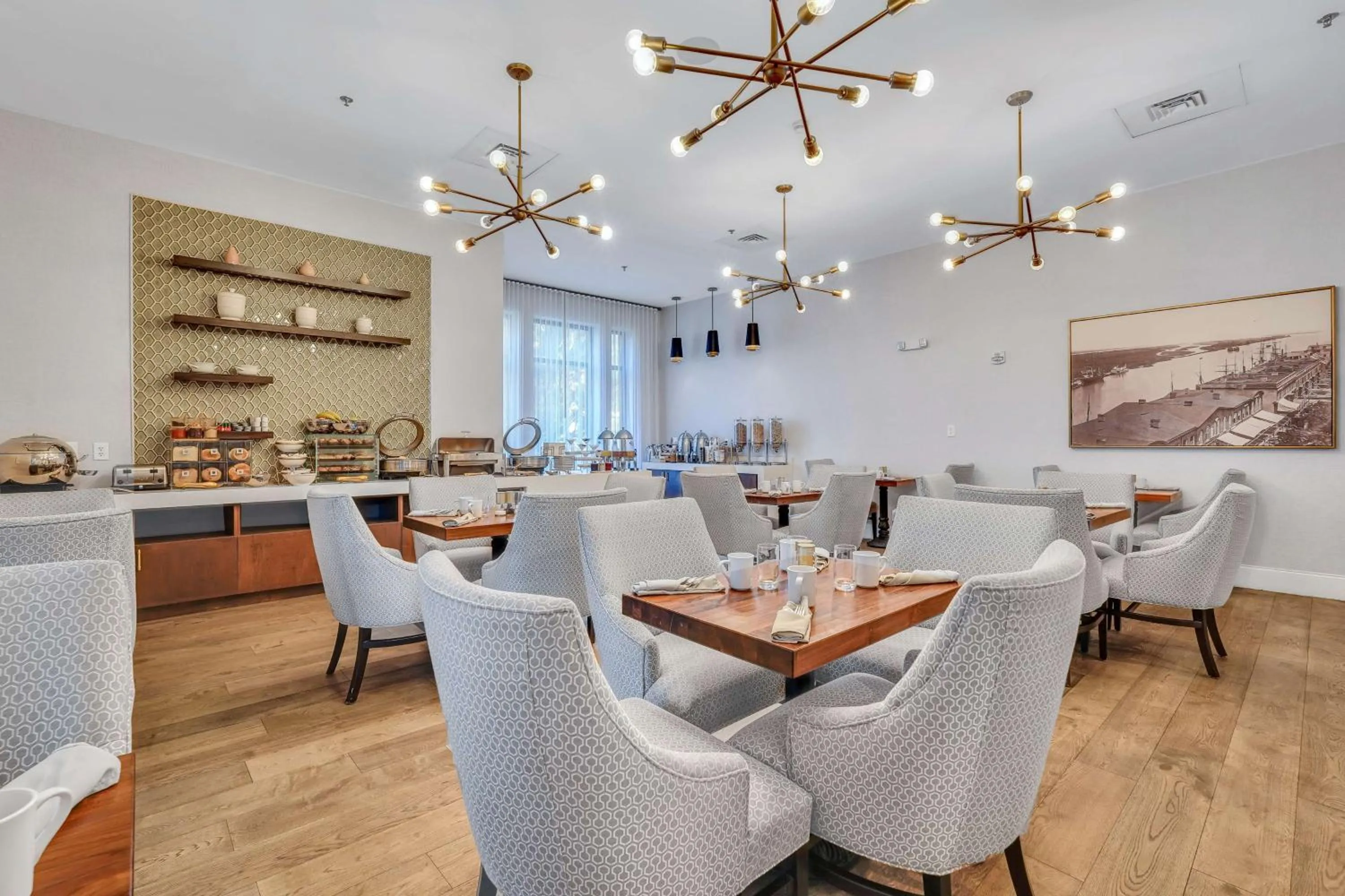 Restaurant/places to eat in The Bluff Savannah Historic District, Tapestry by Hilton