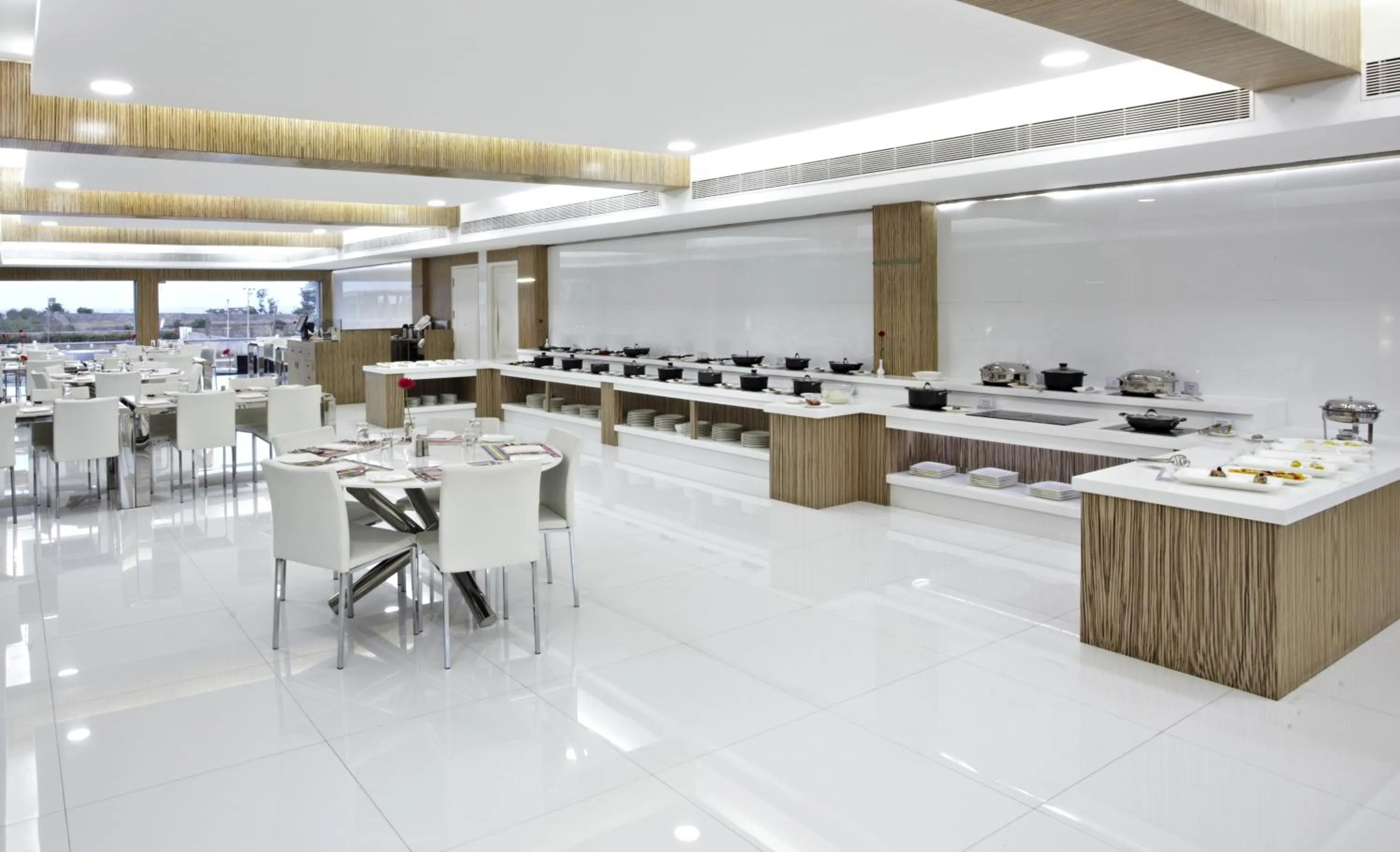 Restaurant/places to eat in Grande Bay Resort and Spa Mamallapuram