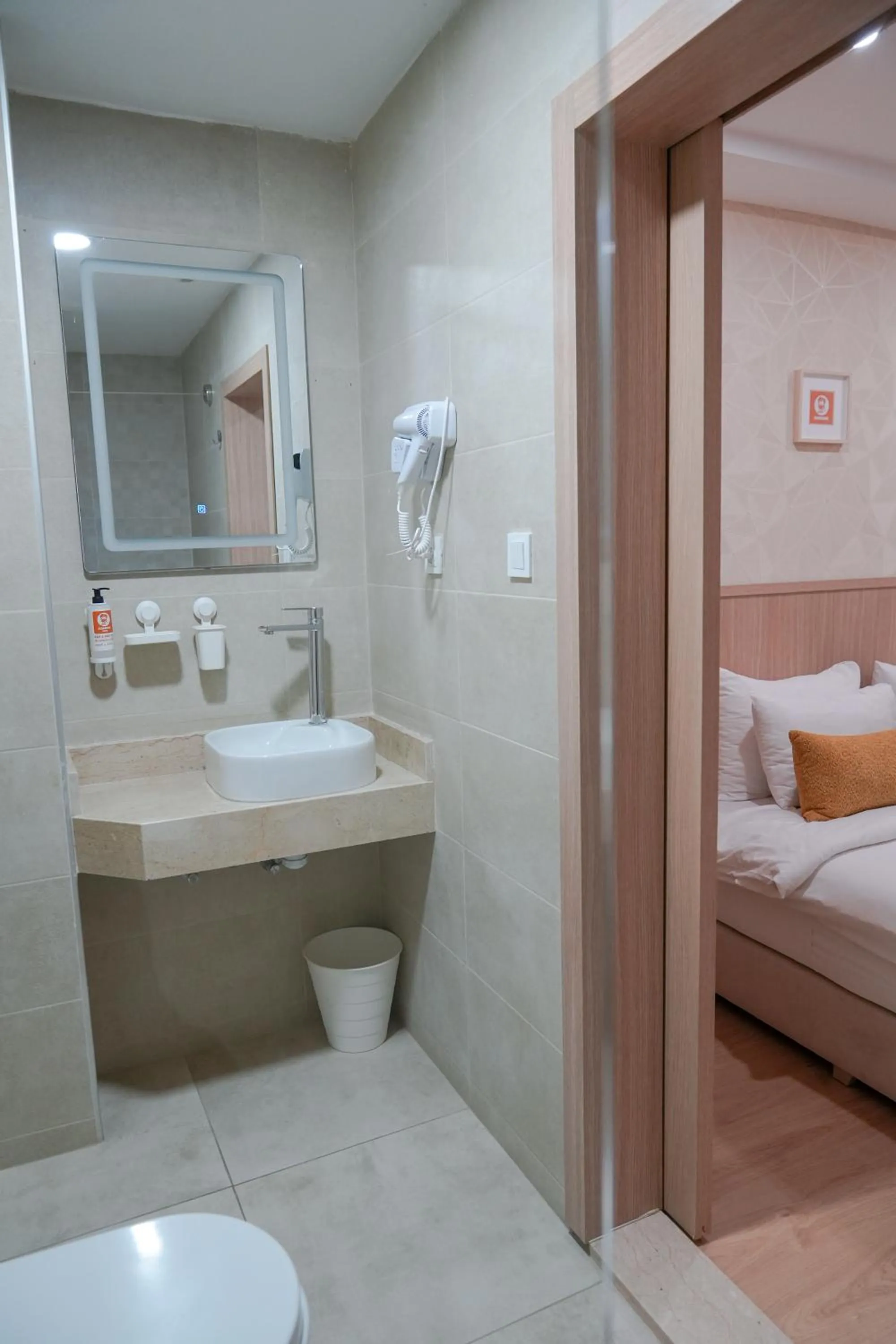 Toilet, Bed in Sahariano hotel City Center