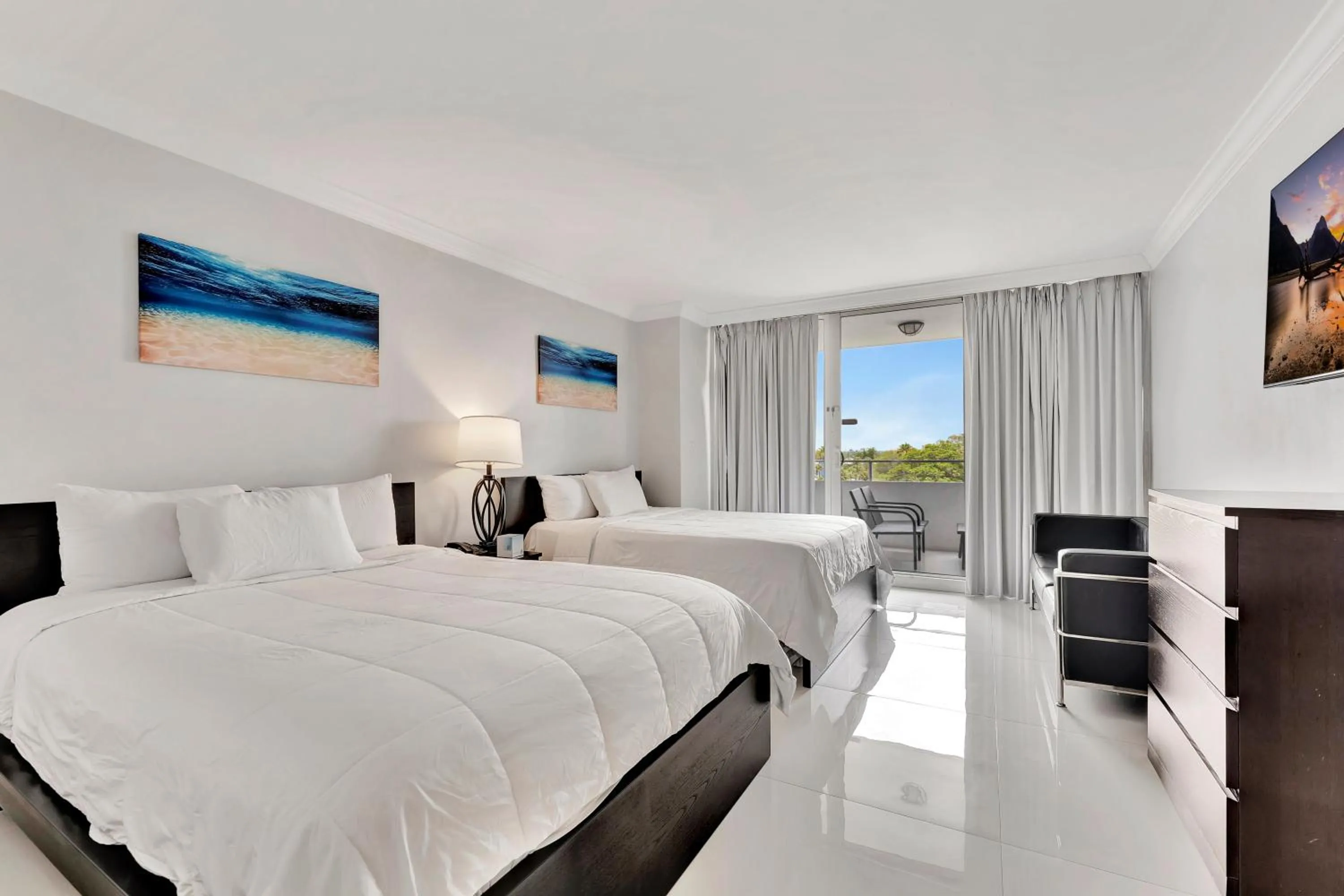 Bed in Ocean Manor Beach Resort