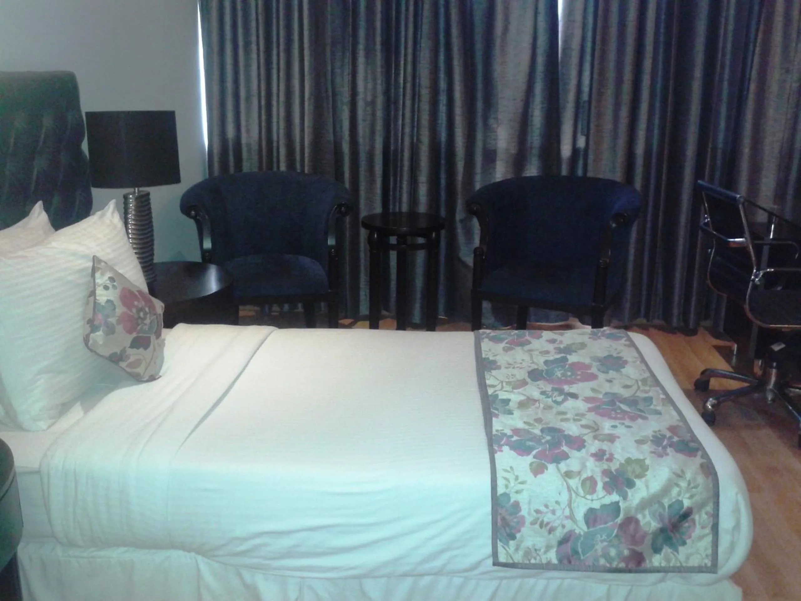 Photo of the whole room in Hotel Athena