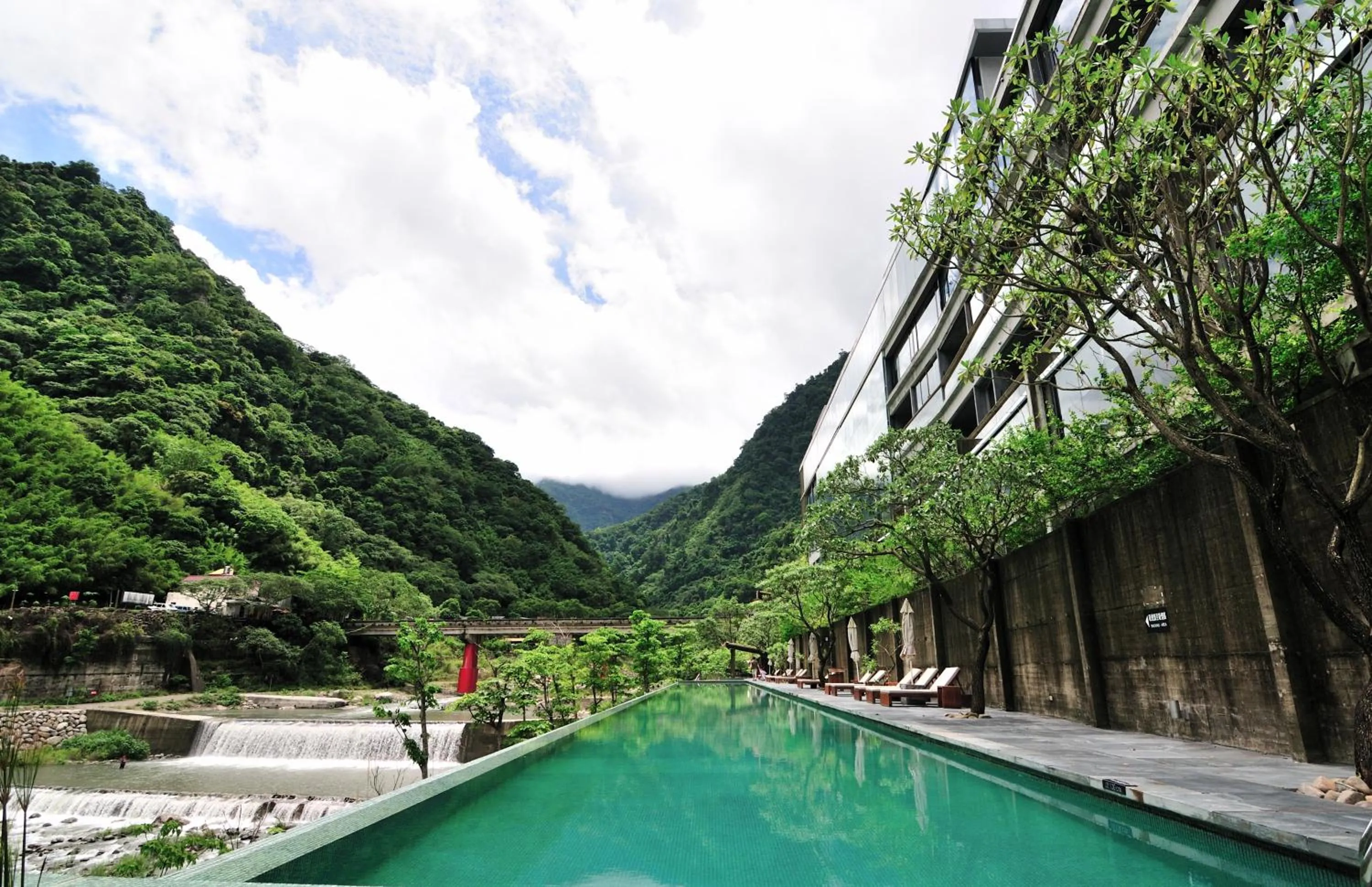 Swimming pool in Onsen Papawaqa