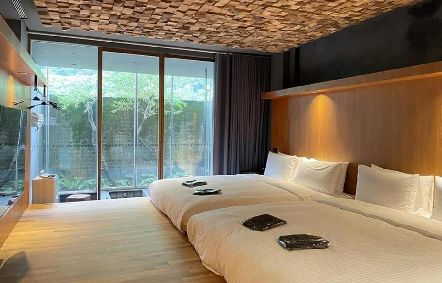 Bed in Onsen Papawaqa