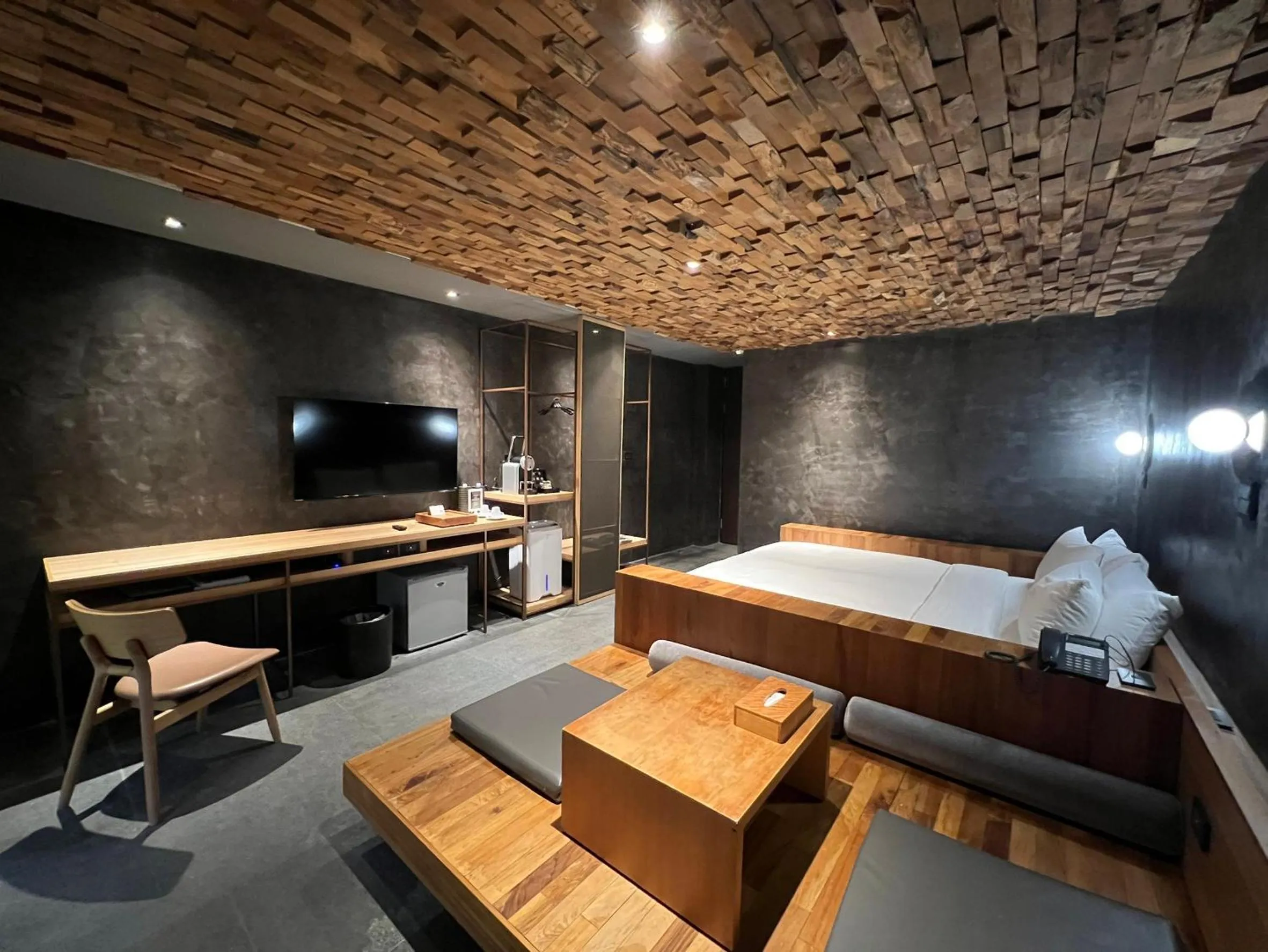 Photo of the whole room, Bed in Onsen Papawaqa