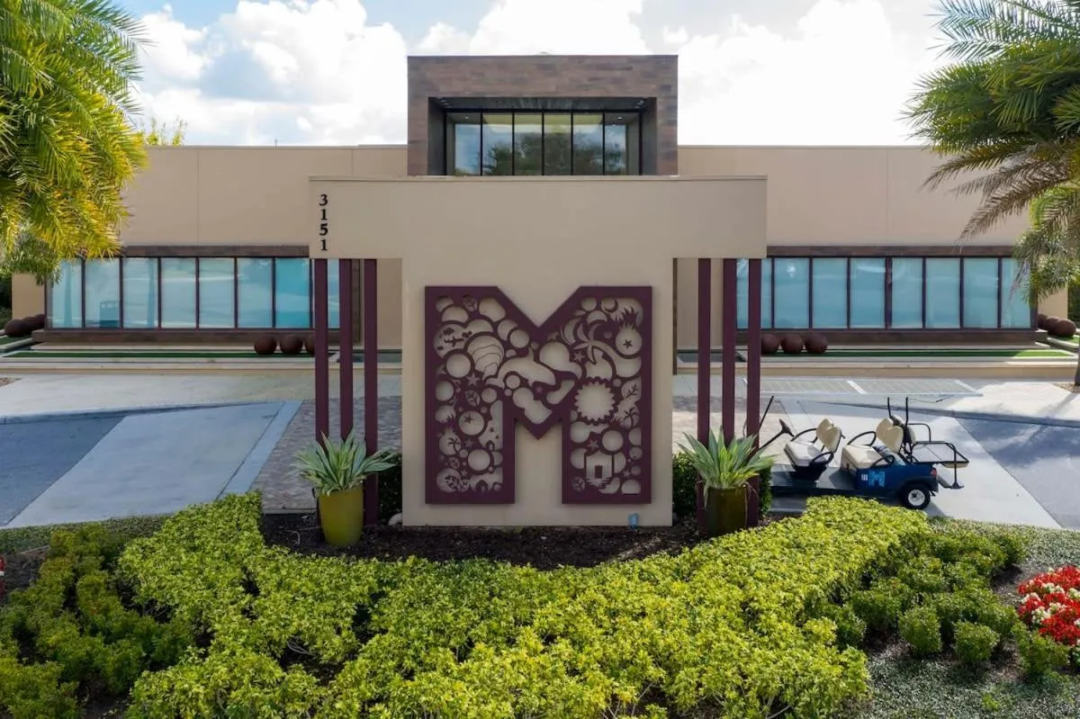 Stunning 4Bd Close to Disney @ Magic Village 7614