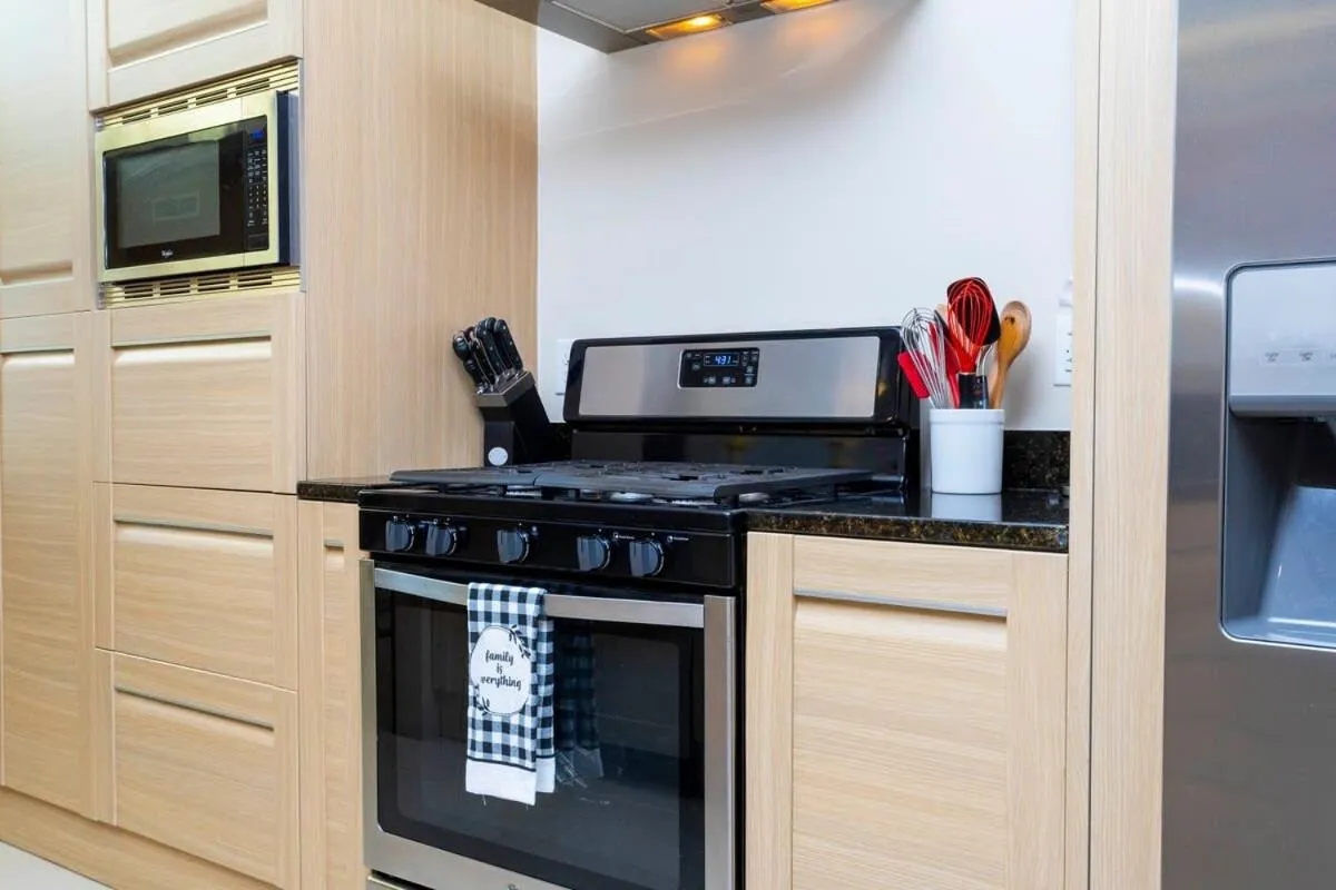 Stunning 4Bd Close to Disney @ Magic Village 7614