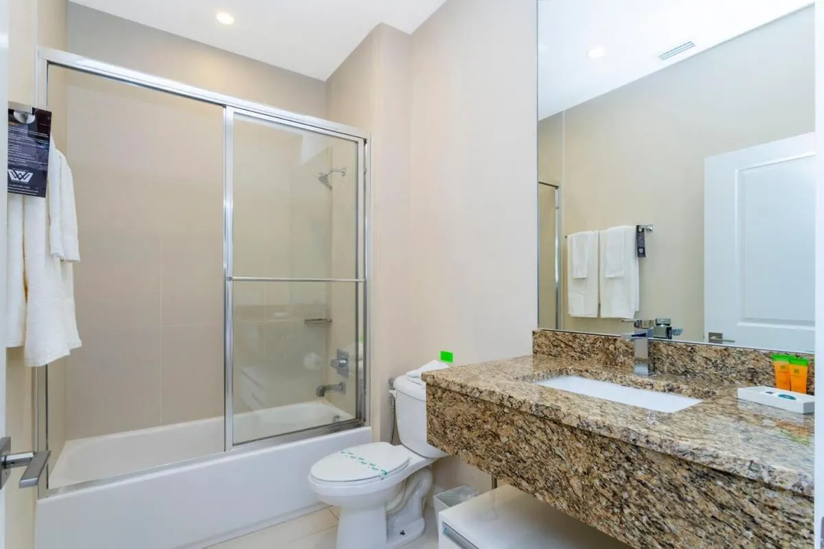 Stunning 4Bd Close to Disney @ Magic Village 7614