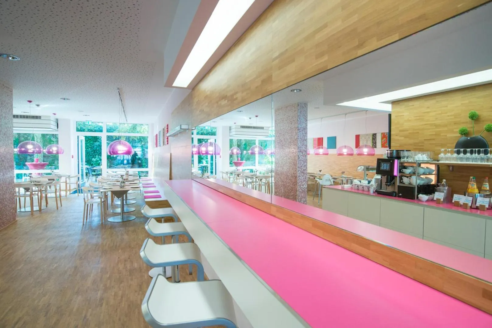 Restaurant/places to eat in fab Hotel