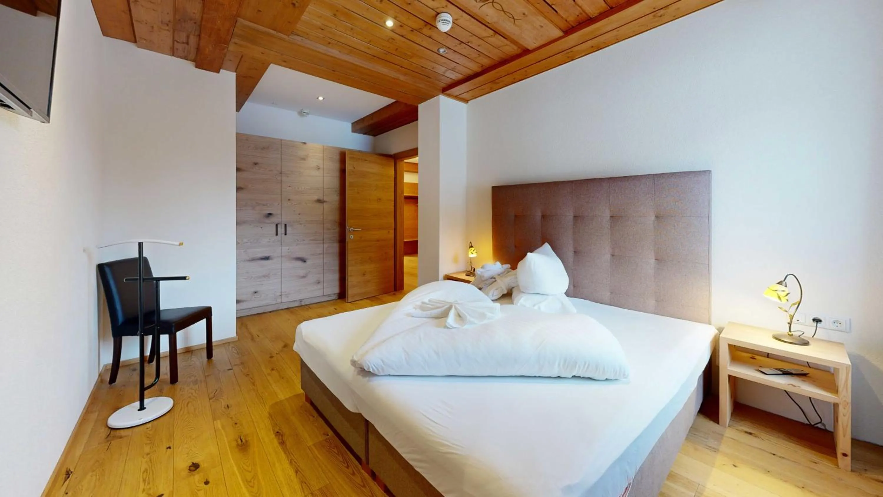 Bed in Wellness Aparthotel Panorama Alpin - Ferienwohnungen Jerzens im Pitztal