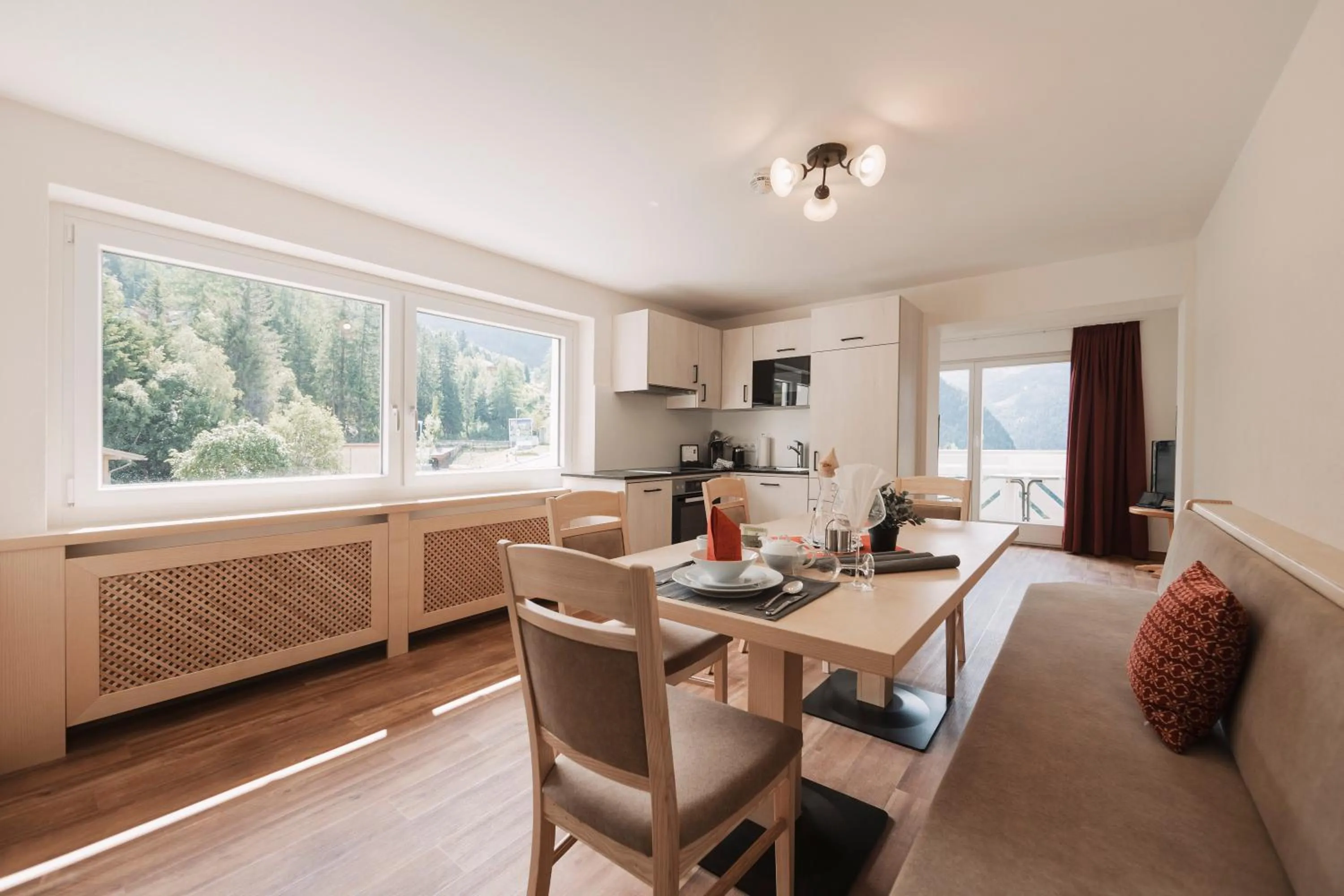 Kitchen or kitchenette in Wellness Aparthotel Panorama Alpin - Ferienwohnungen Jerzens im Pitztal