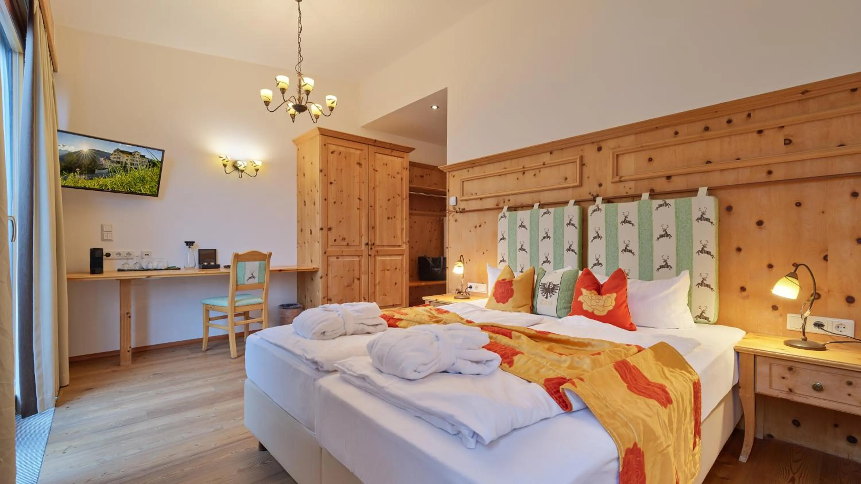 Photo of the whole room, Bed in Wellness Aparthotel Panorama Alpin - Ferienwohnungen Jerzens im Pitztal